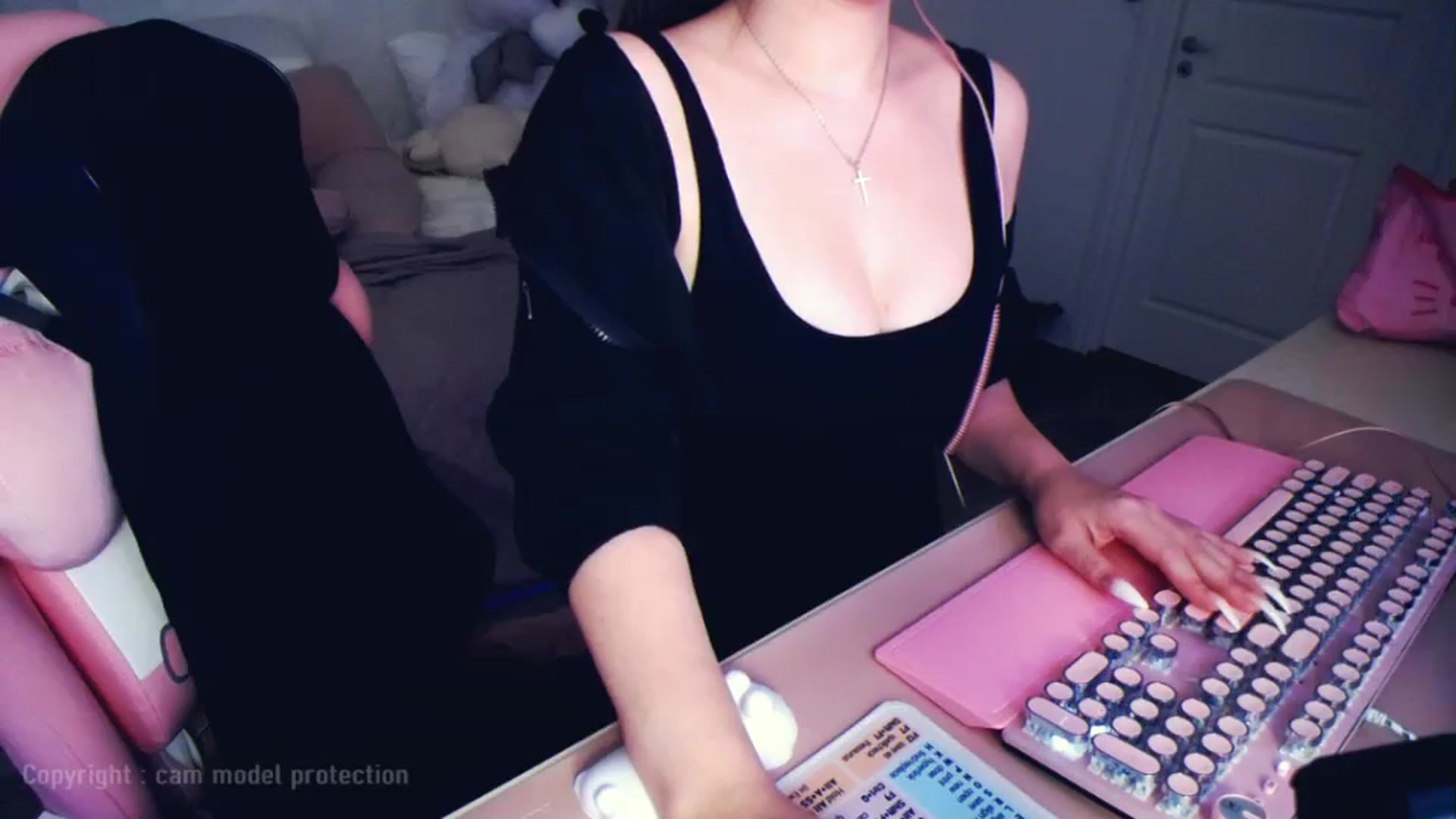 Gallery image thumbnail from SwtSunny's myfreecams stream on, 01/04/2025, 22:22 image 17 of 20