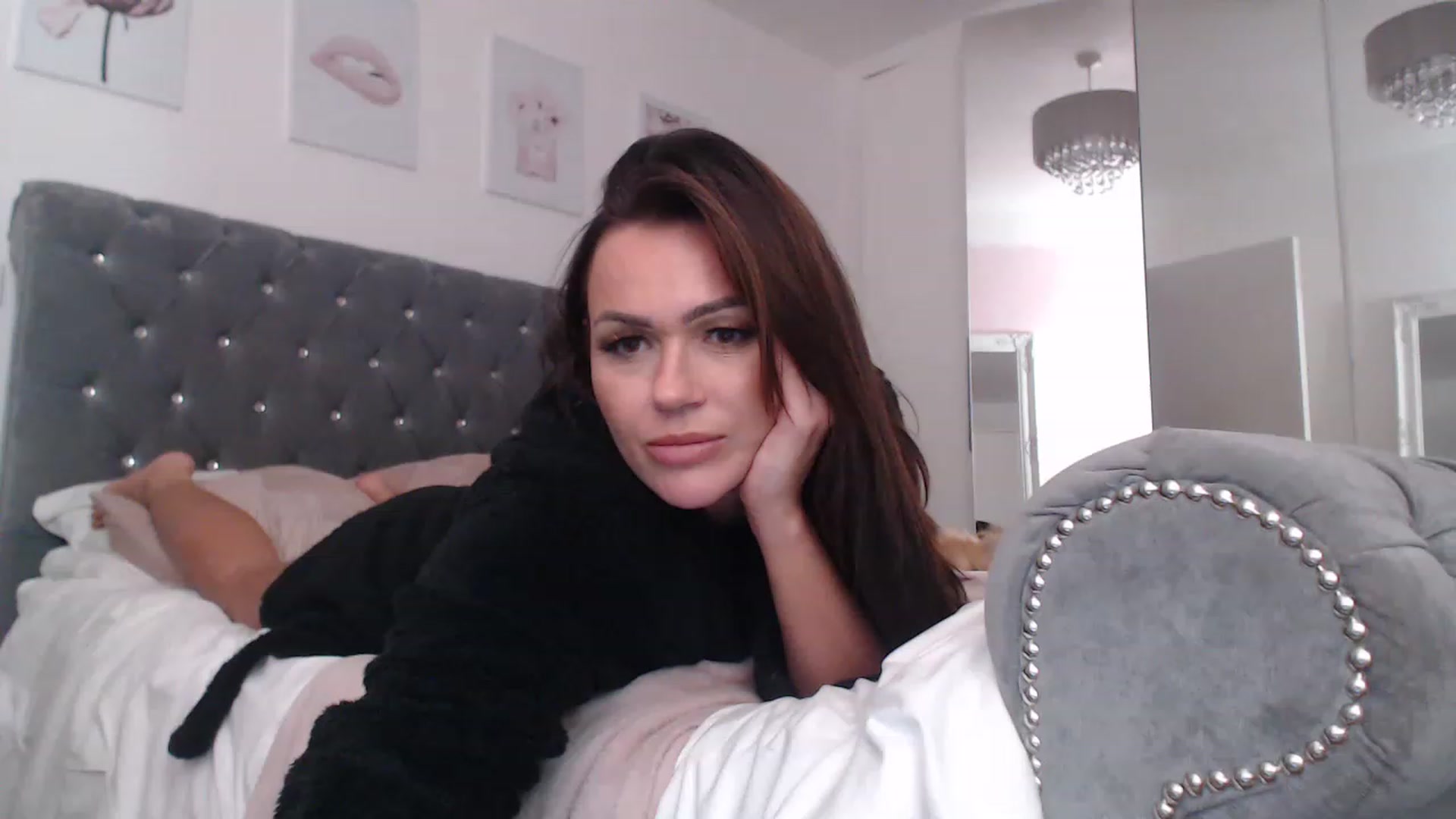 Gallery image thumbnail from SxybrtishMILF's myfreecams stream on, 11/14/2022, 18:26 image 20 of 20