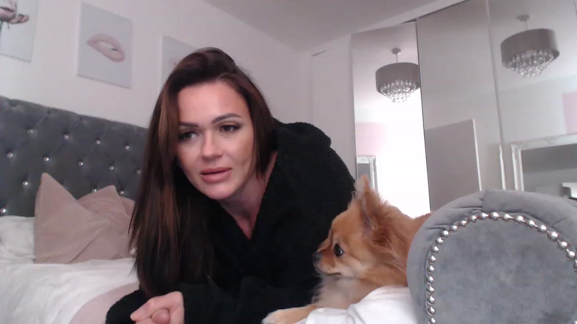 Gallery image thumbnail from SxybrtishMILF's myfreecams stream on, 11/14/2022, 18:26 image 12 of 20