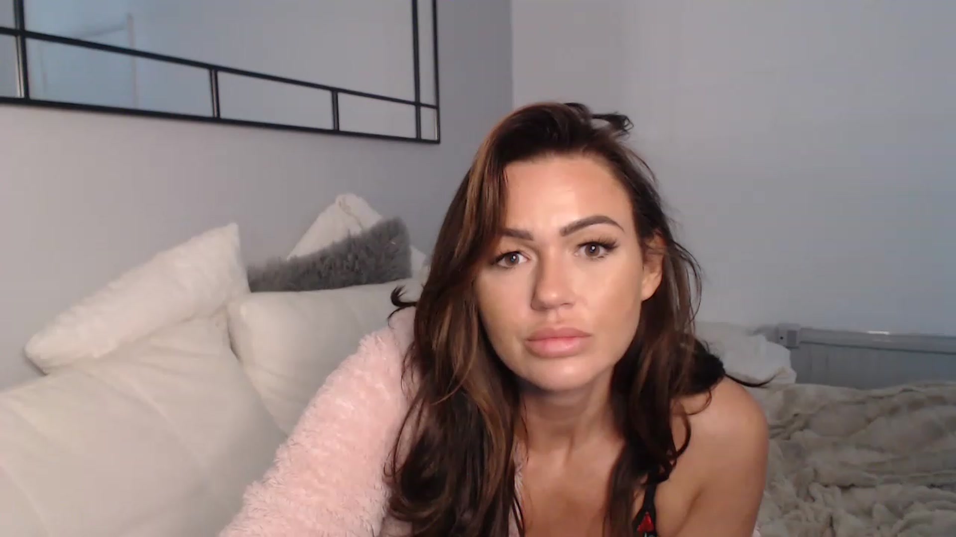 Gallery image thumbnail from SxybrtishMILF's myfreecams stream on, 12/16/2022, 10:47 image 20 of 20