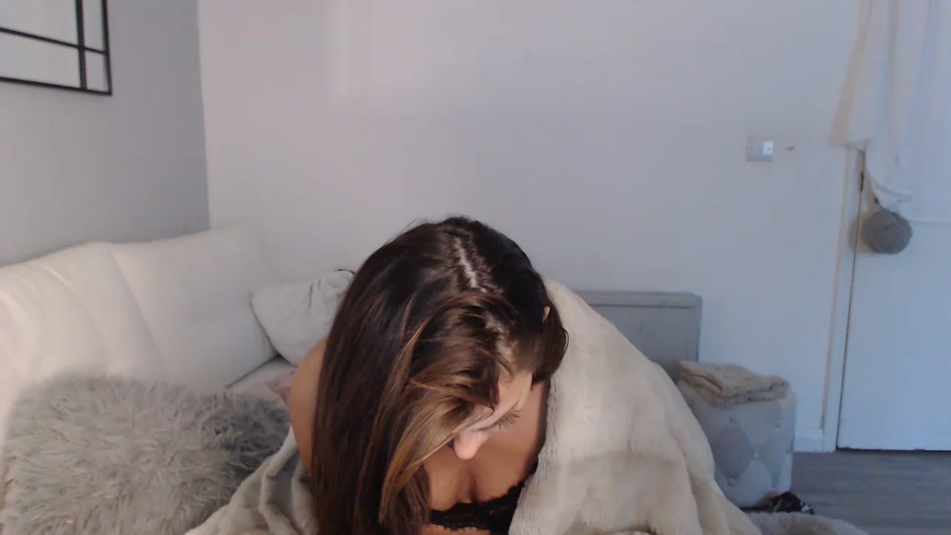 Gallery image thumbnail from SxybrtishMILF's myfreecams stream on, 12/20/2022, 10:40 image 15 of 20