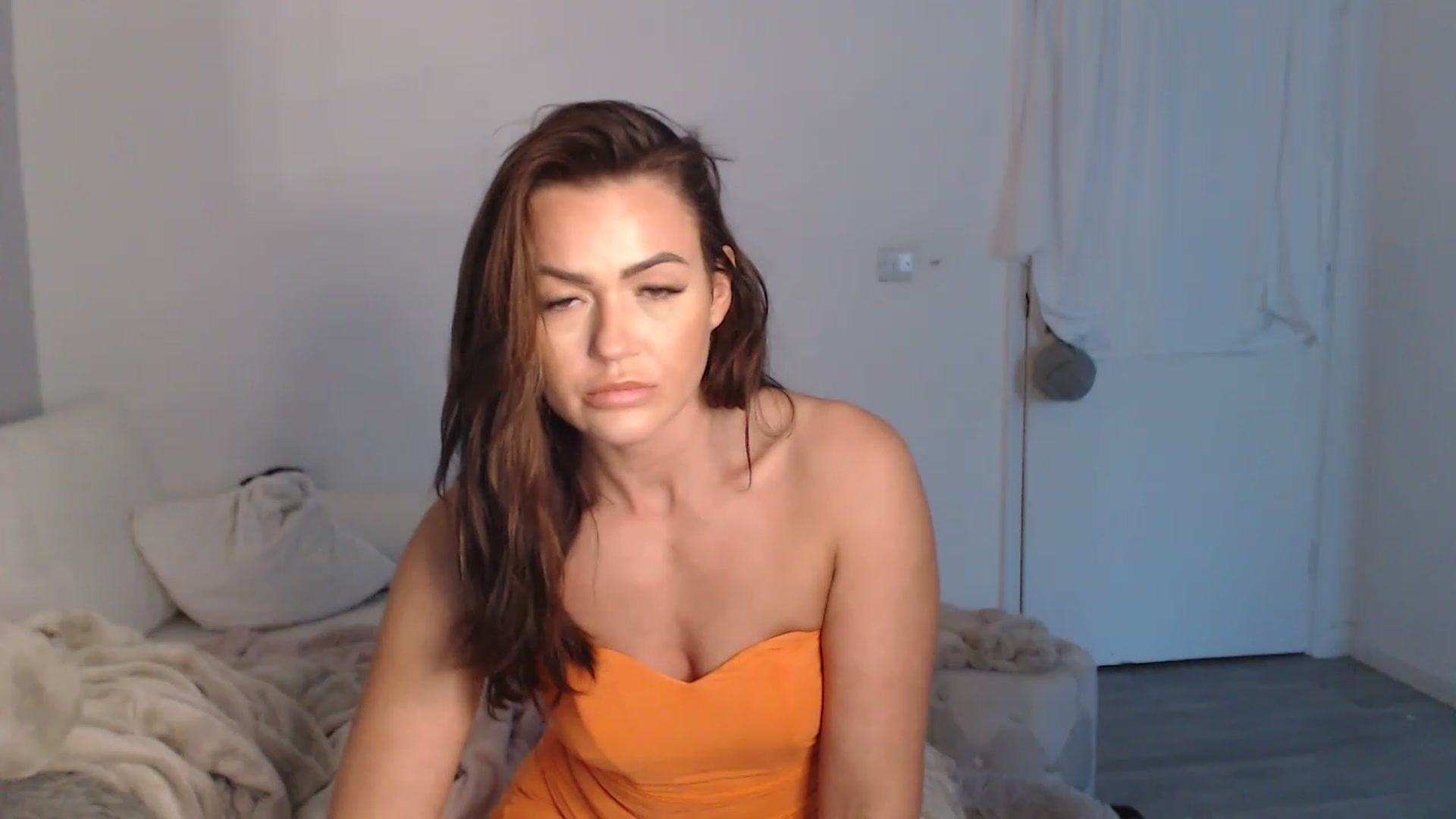 Gallery image thumbnail from SxybrtishMILF's myfreecams stream on, 12/20/2022, 11:32 image 16 of 20