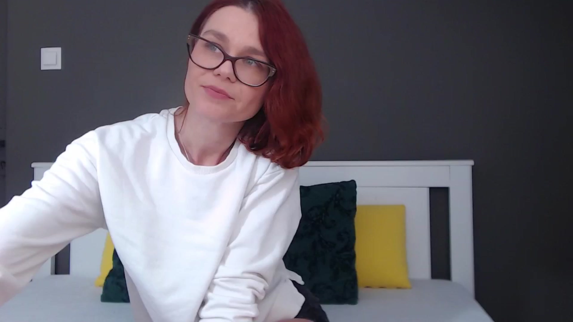 Gallery image thumbnail from Syllena's myfreecams stream on, 01/28/2026, 03:44 image 15 of 20