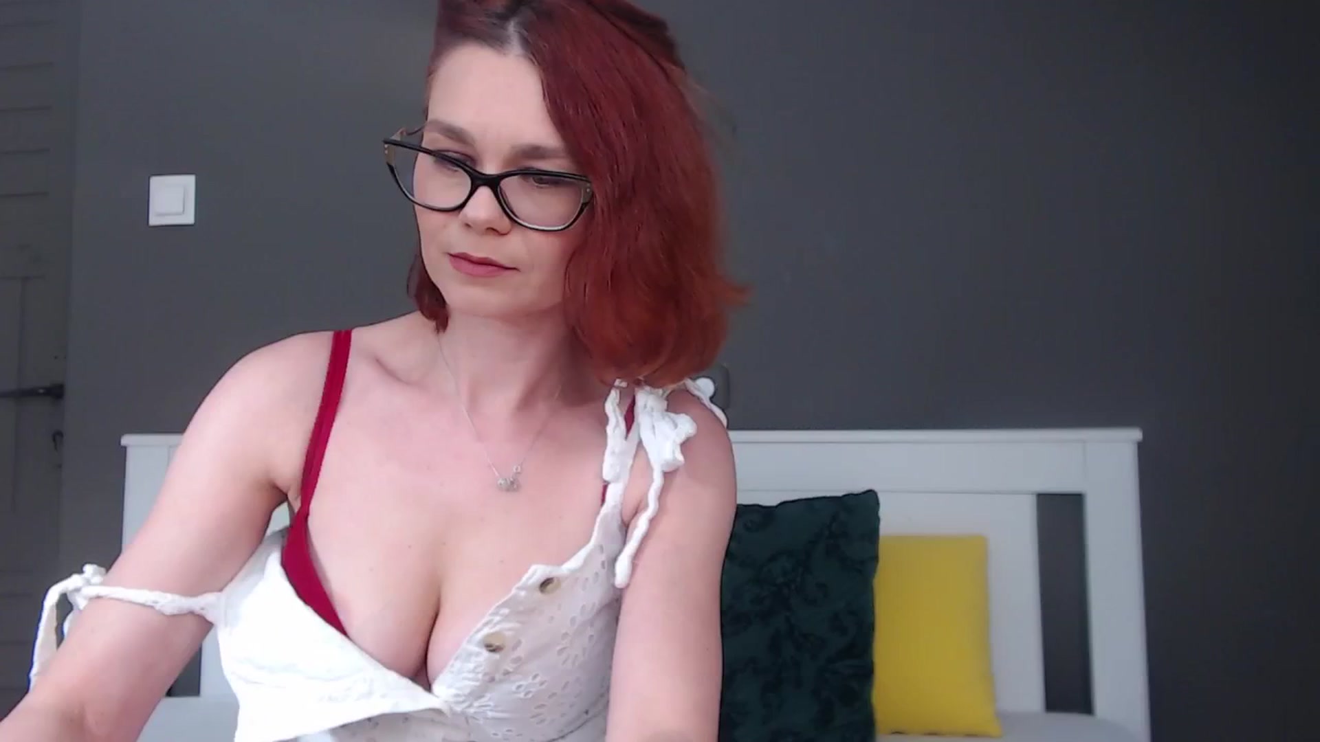 Gallery image thumbnail from Syllena's myfreecams stream on, 01/29/2026, 01:12 image 10 of 20
