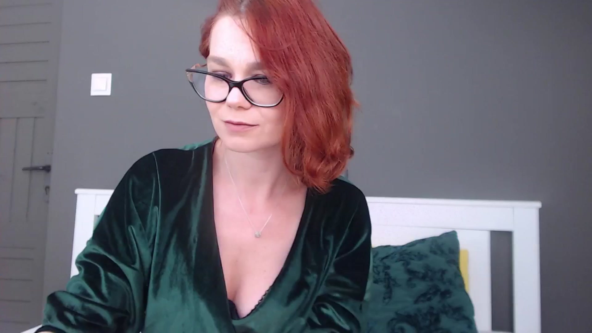 Gallery image thumbnail from Syllena's myfreecams stream on, 02/11/2026, 04:11 image 1 of 20