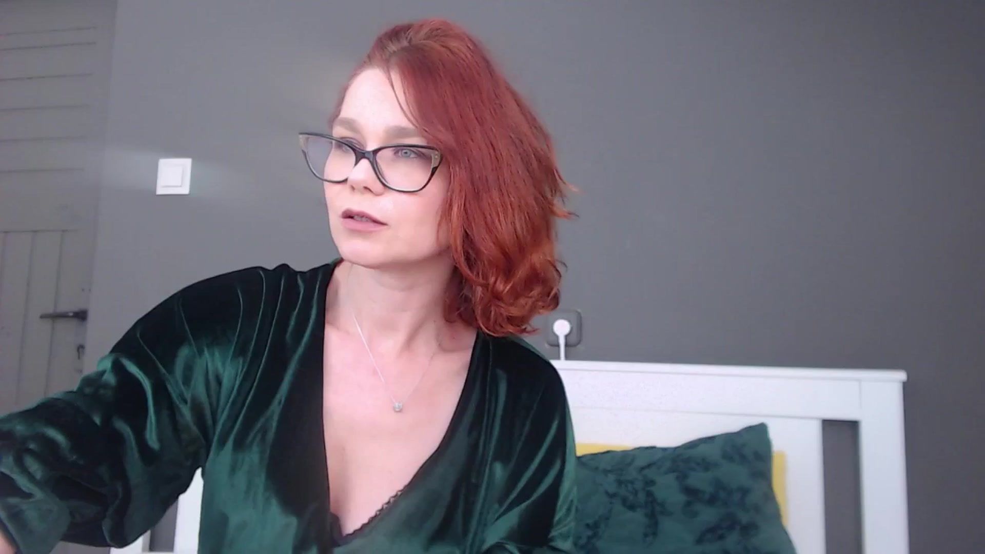 Gallery image thumbnail from Syllena's myfreecams stream on, 02/11/2026, 04:11 image 8 of 20