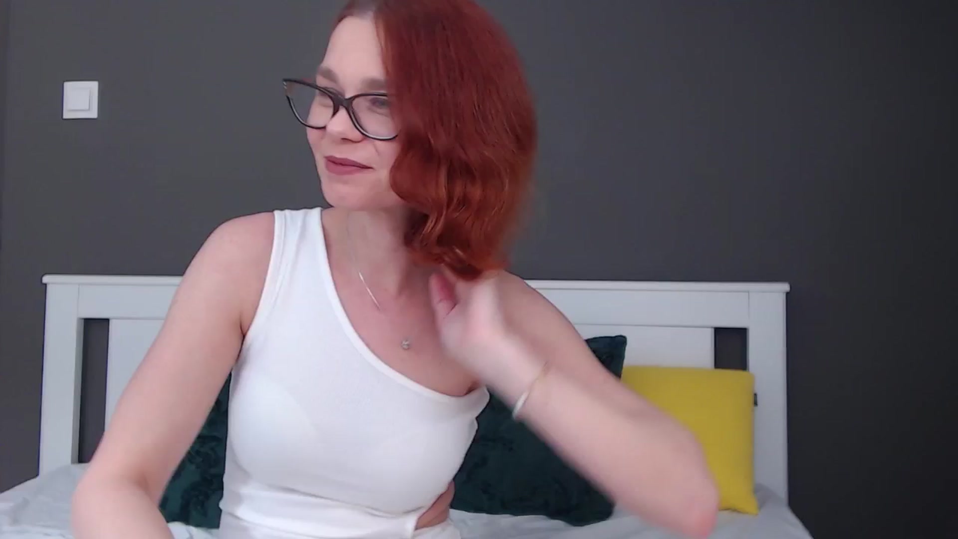 Gallery image thumbnail from Syllena's myfreecams stream on, 03/04/2026, 03:10 image 1 of 20