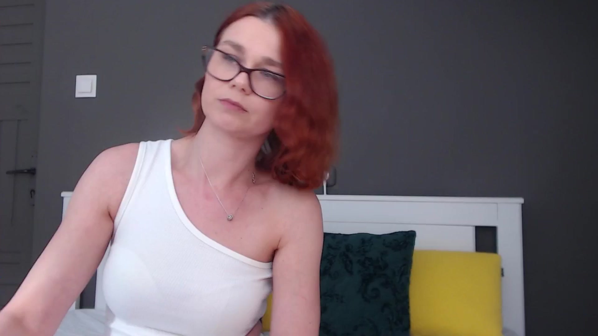 Gallery image thumbnail from Syllena's myfreecams stream on, 03/04/2026, 03:10 image 11 of 20
