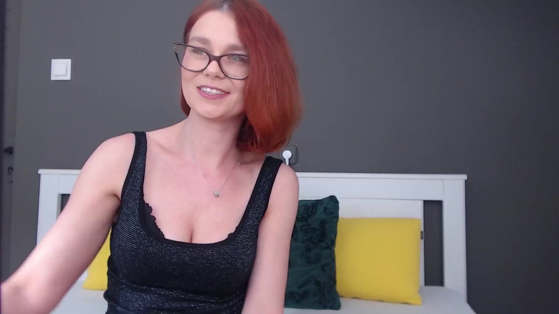 Gallery image thumbnail from Syllena's myfreecams stream on, 03/10/2026, 23:22 image 2 of 20