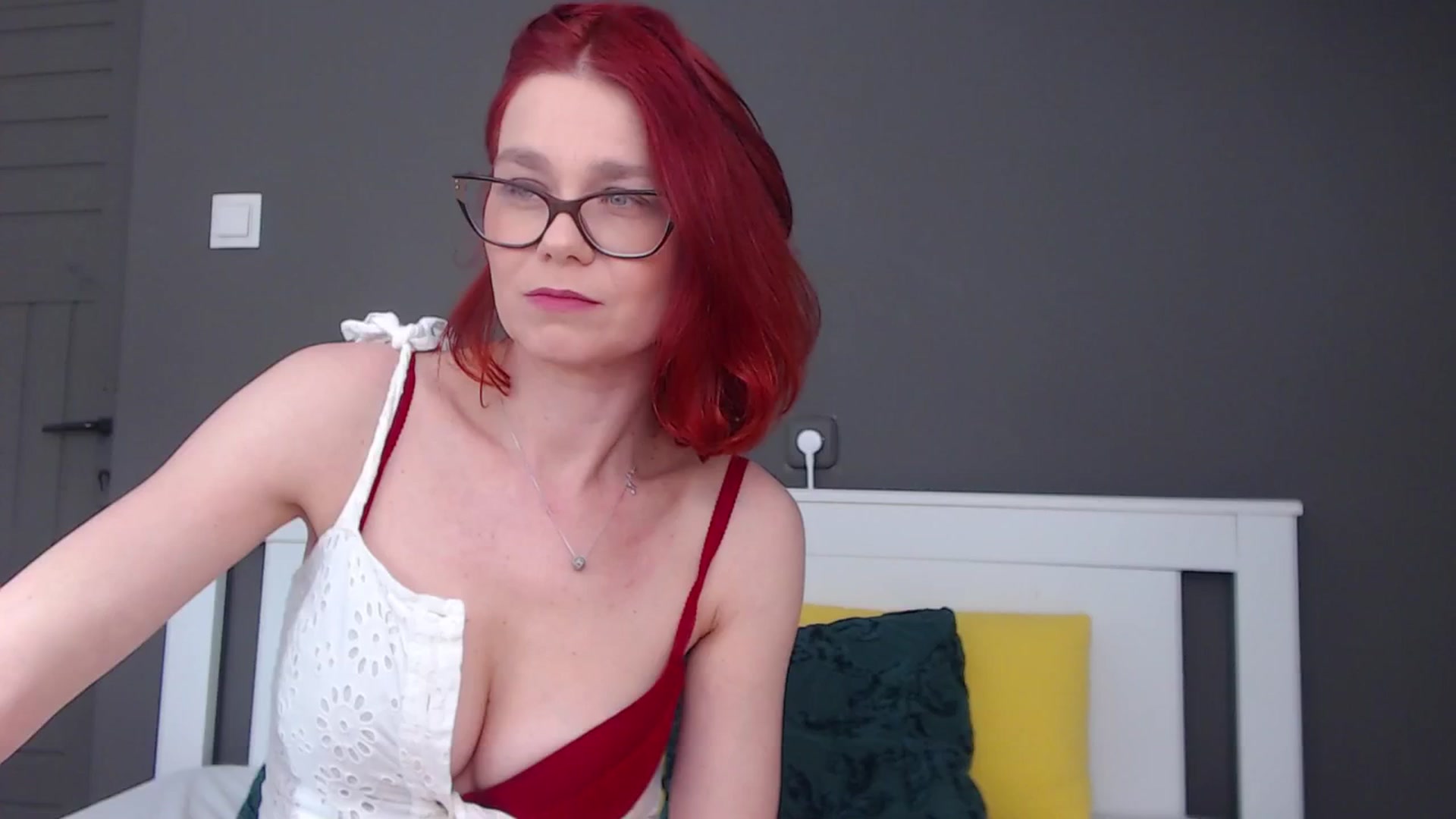 Gallery image thumbnail from Syllena's myfreecams stream on, 03/18/2026, 01:26 image 13 of 20