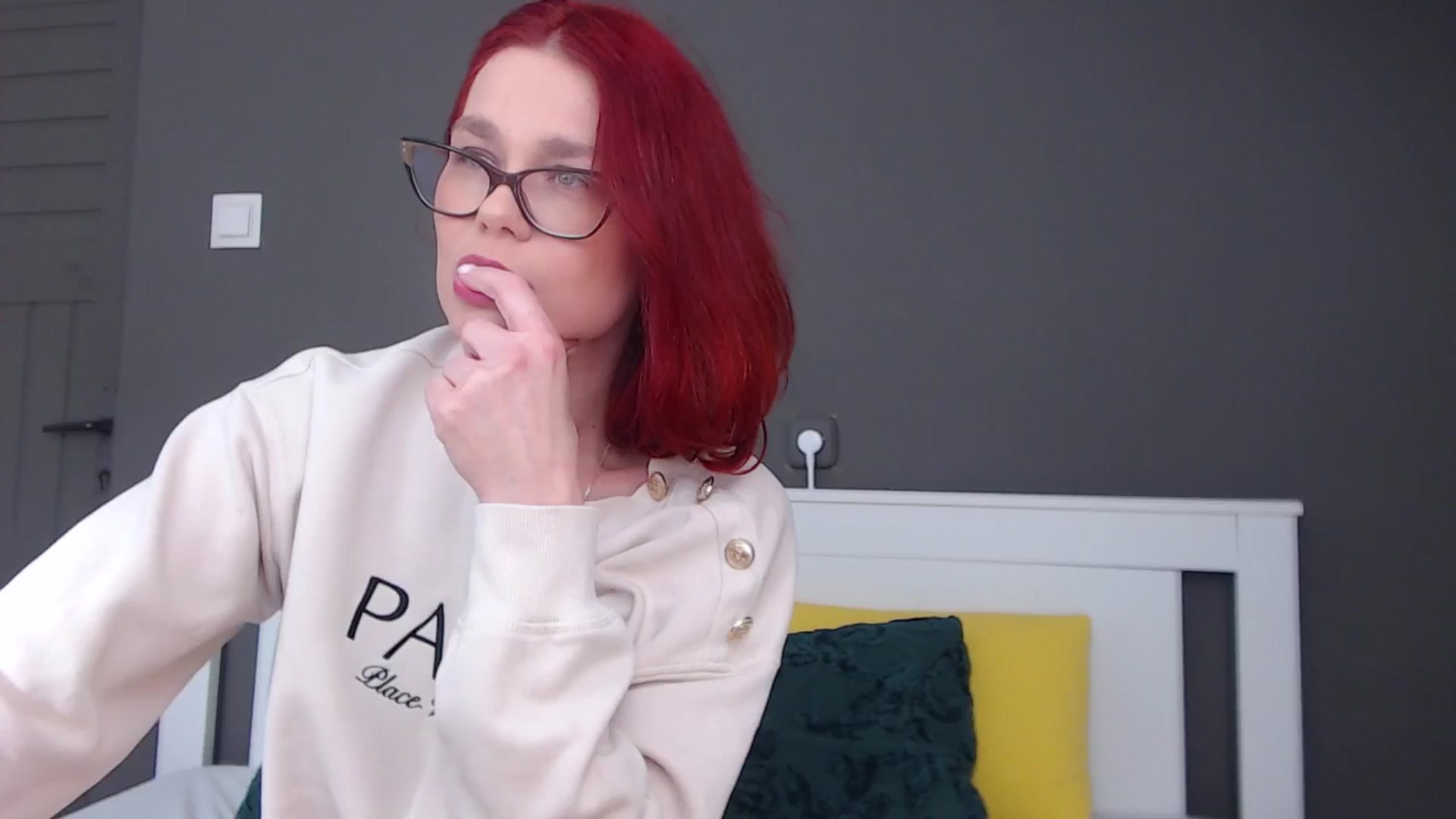 Gallery image thumbnail from Syllena's myfreecams stream on, 03/18/2026, 01:26 image 18 of 20