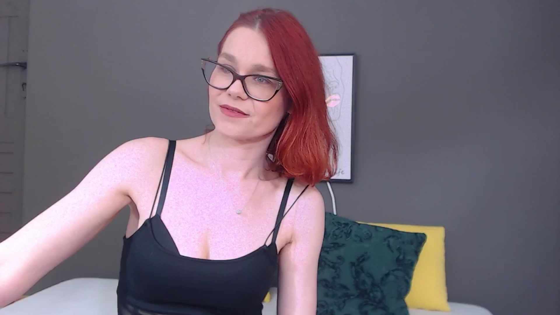 Gallery image thumbnail from Syllena's myfreecams stream on, 04/06/2026, 22:43 image 12 of 20