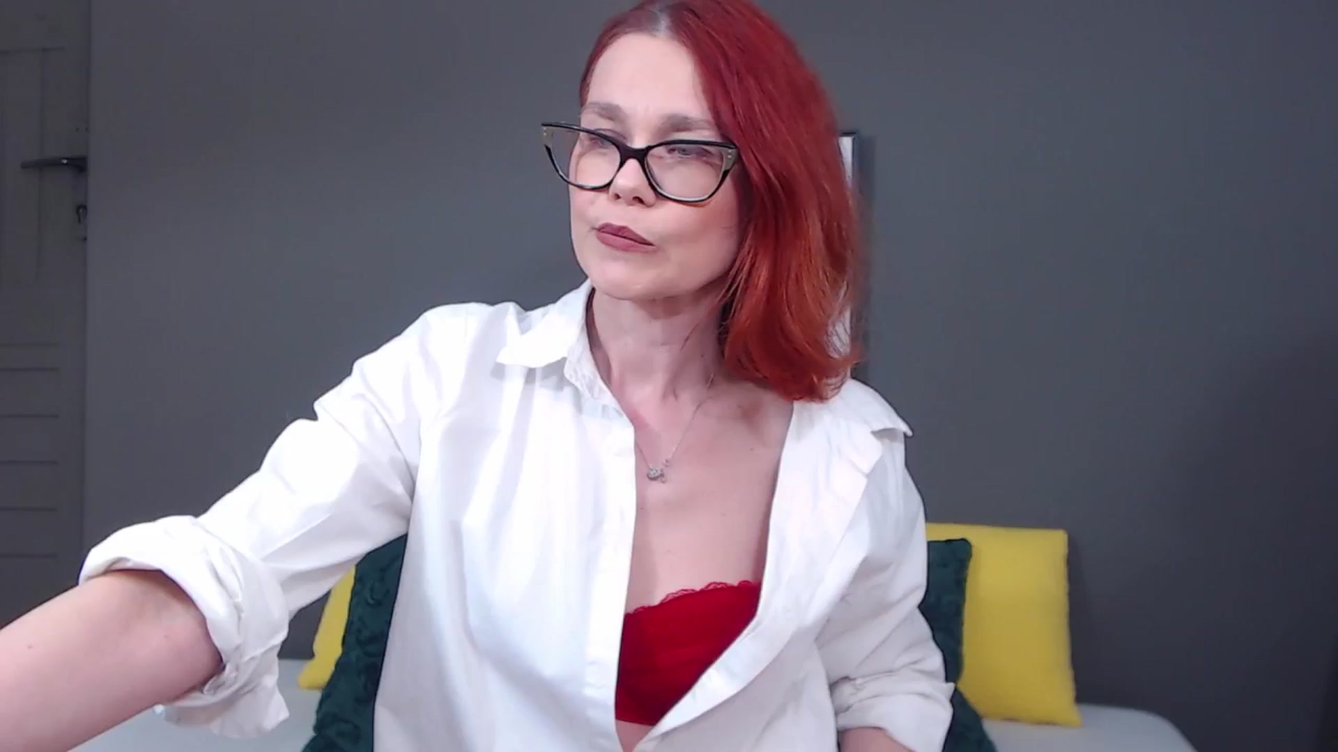 Gallery image thumbnail from Syllena's myfreecams stream on, 04/07/2026, 23:27 image 3 of 20