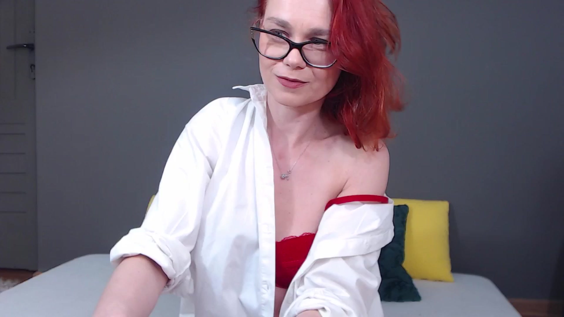 Gallery image thumbnail from Syllena's myfreecams stream on, 04/07/2026, 23:27 image 15 of 20