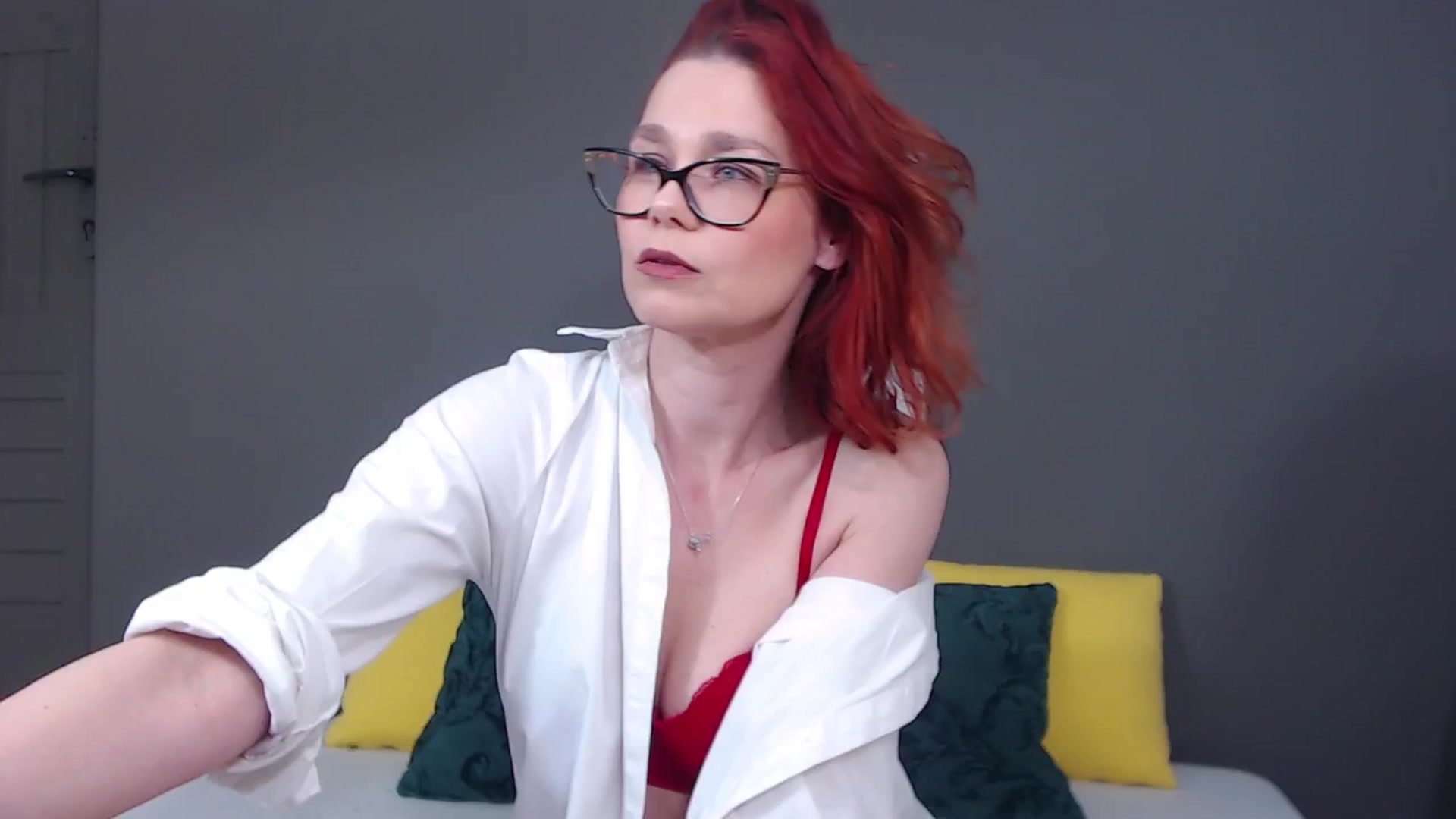 Gallery image thumbnail from Syllena's myfreecams stream on, 04/07/2026, 23:27 image 17 of 20