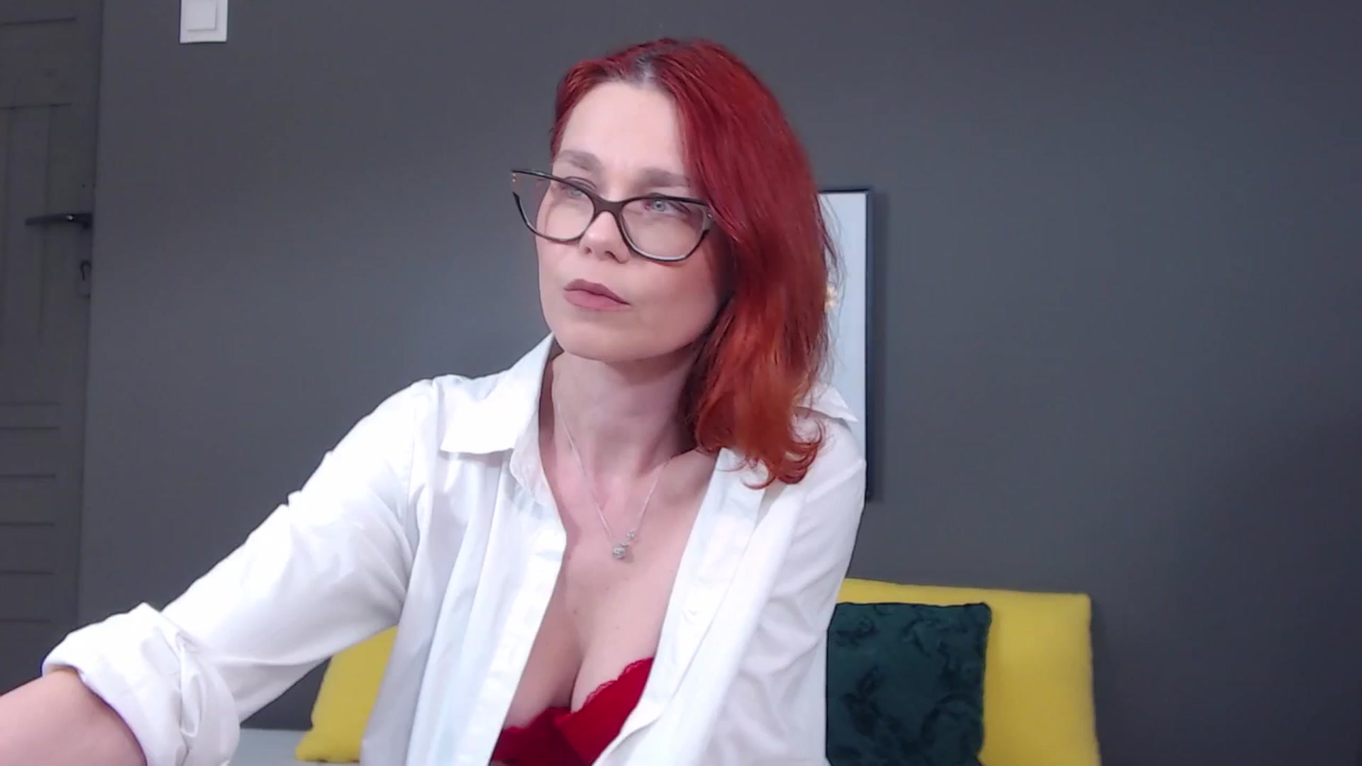 Gallery image thumbnail from Syllena's myfreecams stream on, 04/07/2026, 23:27 image 11 of 20