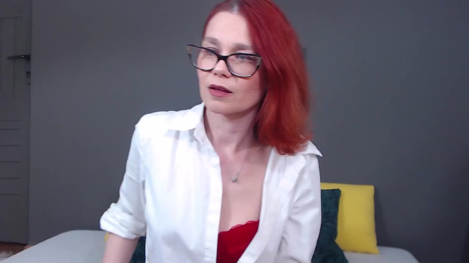 Gallery image thumbnail from Syllena's myfreecams stream on, 04/07/2026, 23:27 image 1 of 20