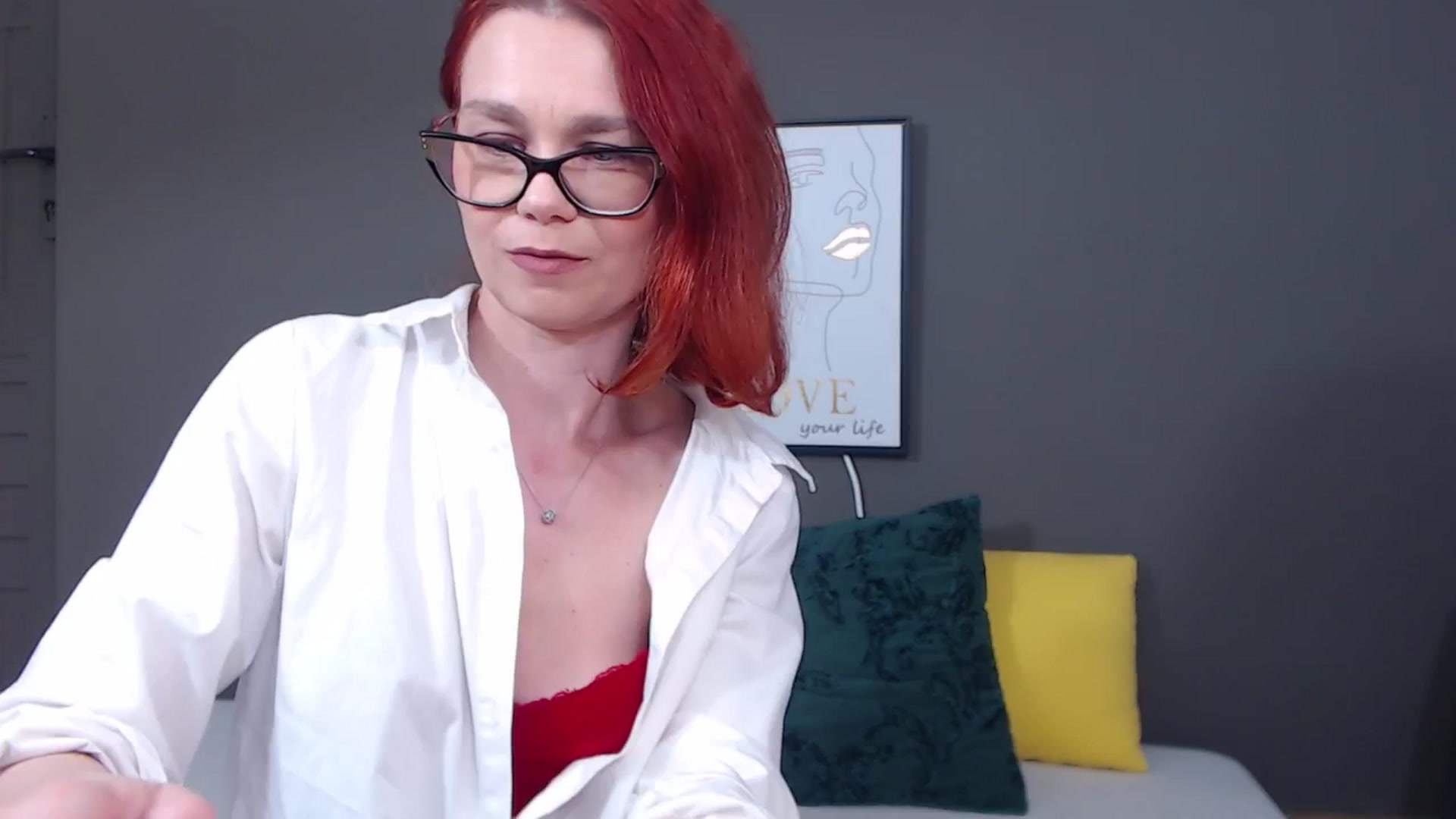 Gallery image thumbnail from Syllena's myfreecams stream on, 04/08/2026, 01:34 image 5 of 20