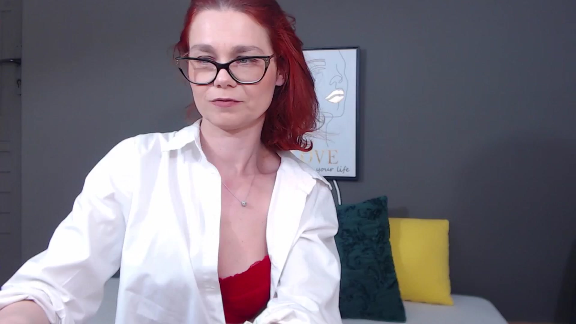 Gallery image thumbnail from Syllena's myfreecams stream on, 04/08/2026, 01:34 image 10 of 20