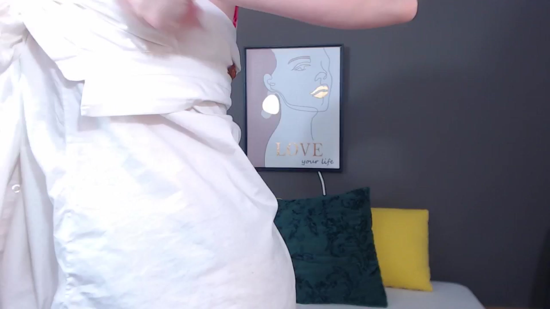 Gallery image thumbnail from Syllena's myfreecams stream on, 04/08/2026, 01:34 image 13 of 20