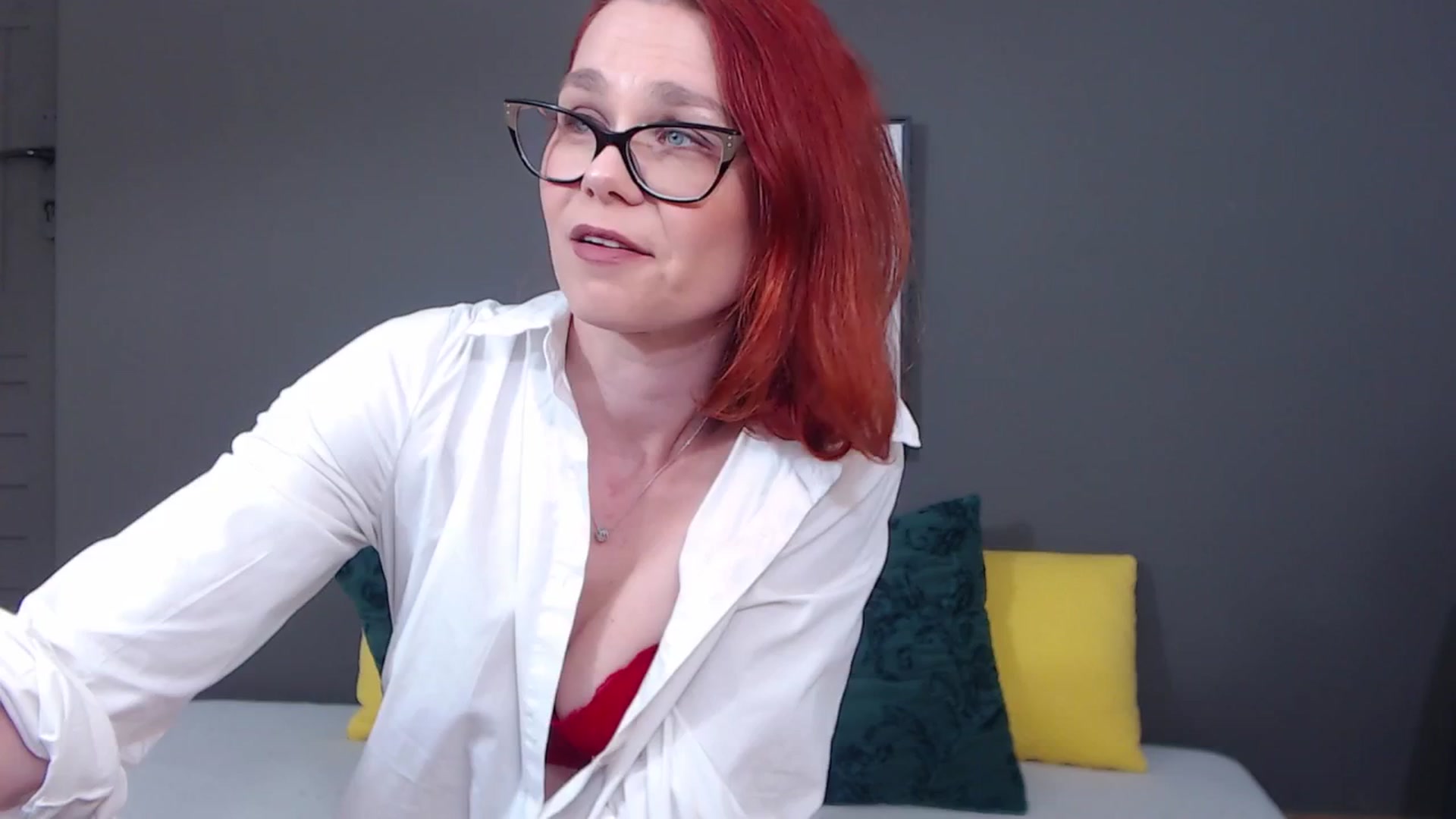 Gallery image thumbnail from Syllena's myfreecams stream on, 04/08/2026, 01:34 image 4 of 20