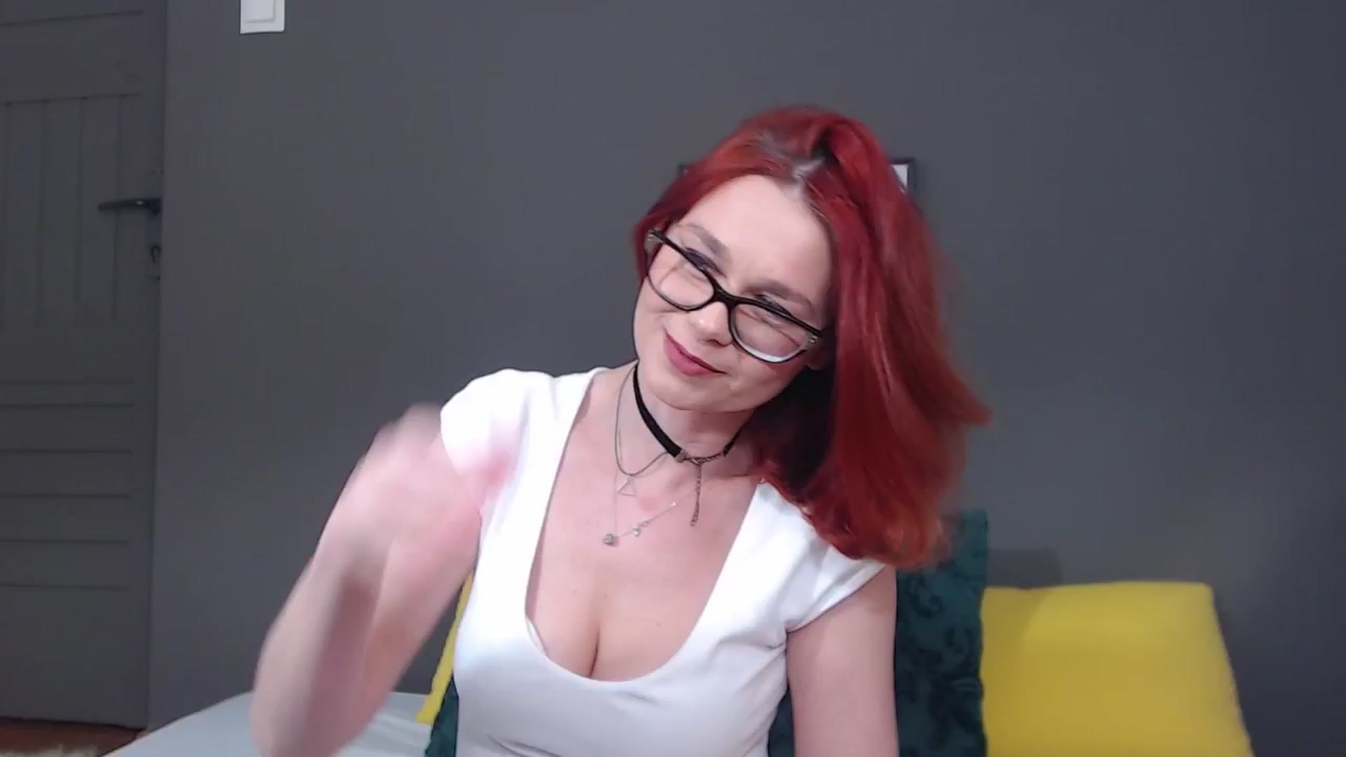 Gallery image thumbnail from Syllena's myfreecams stream on, 04/08/2026, 23:40 image 19 of 20