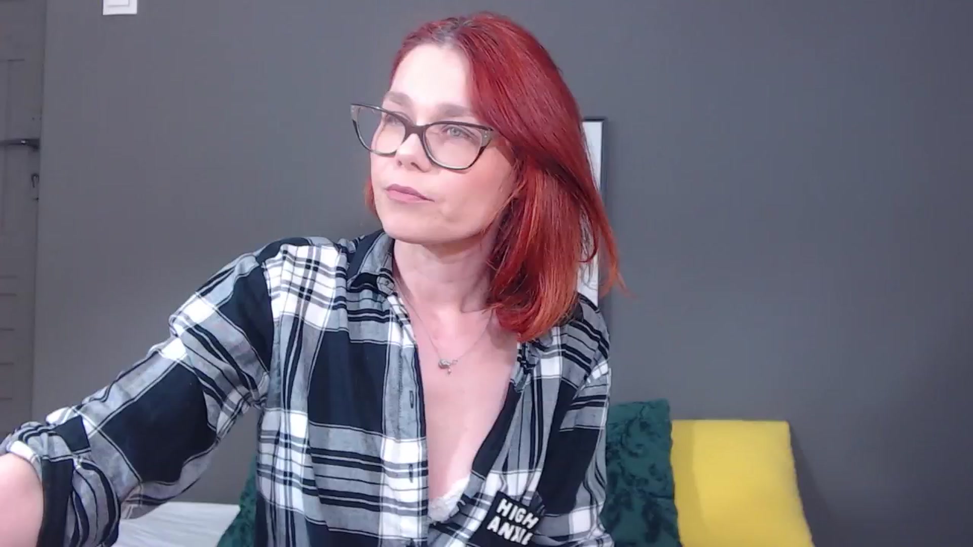 Gallery image thumbnail from Syllena's myfreecams stream on, 04/14/2026, 21:27 image 8 of 20