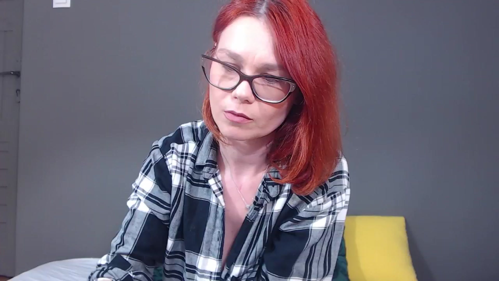 Gallery image thumbnail from Syllena's myfreecams stream on, 04/14/2026, 21:27 image 7 of 20