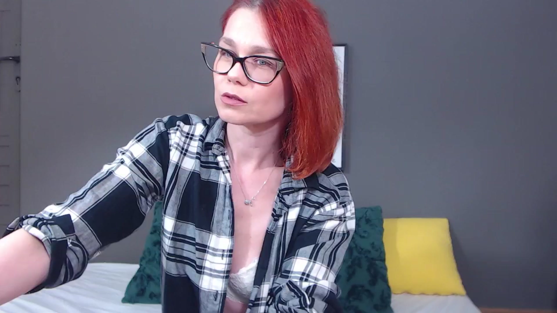 Gallery image thumbnail from Syllena's myfreecams stream on, 04/14/2026, 21:27 image 20 of 20