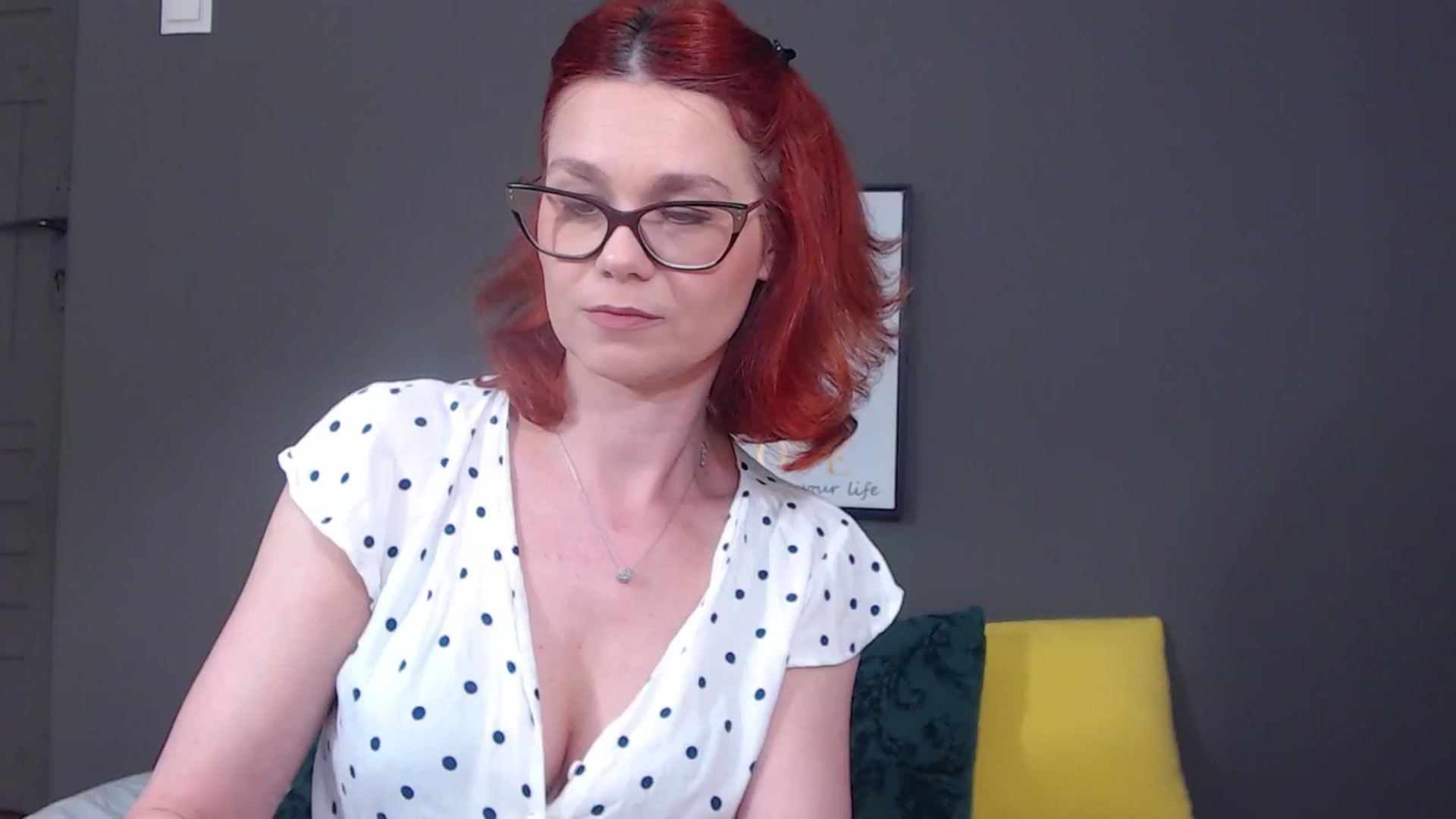 Gallery image thumbnail from Syllena's myfreecams stream on, 04/15/2026, 21:47 image 7 of 20