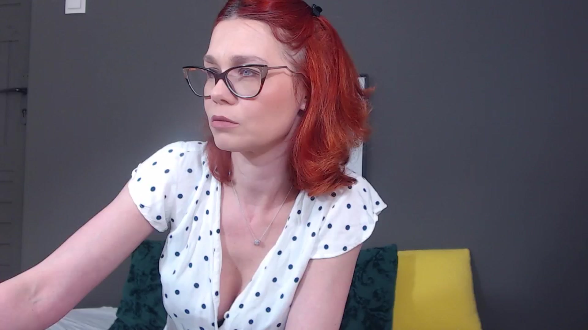 Gallery image thumbnail from Syllena's myfreecams stream on, 04/15/2026, 21:47 image 5 of 20