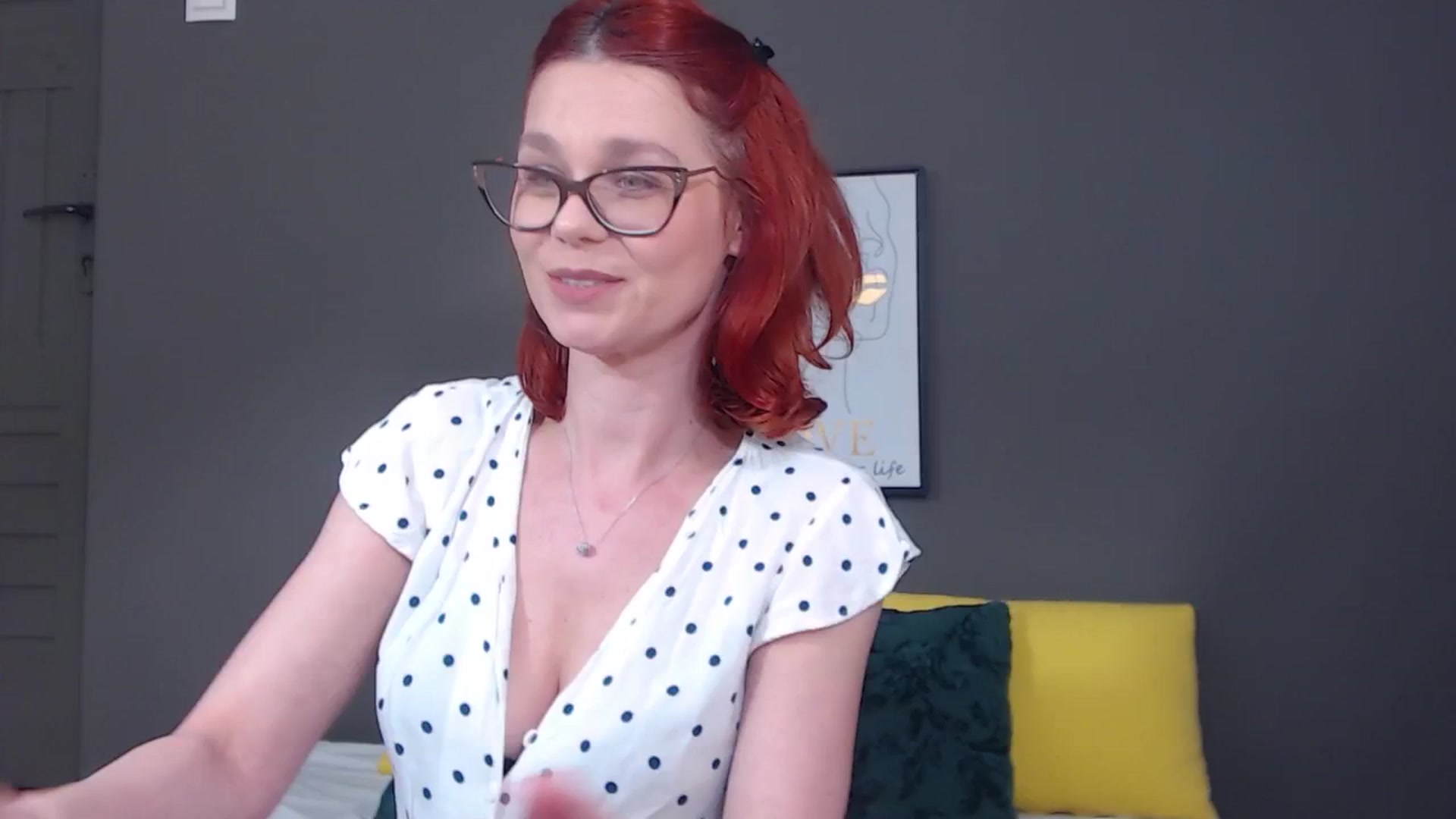 Gallery image thumbnail from Syllena's myfreecams stream on, 04/16/2026, 24:07 image 5 of 20