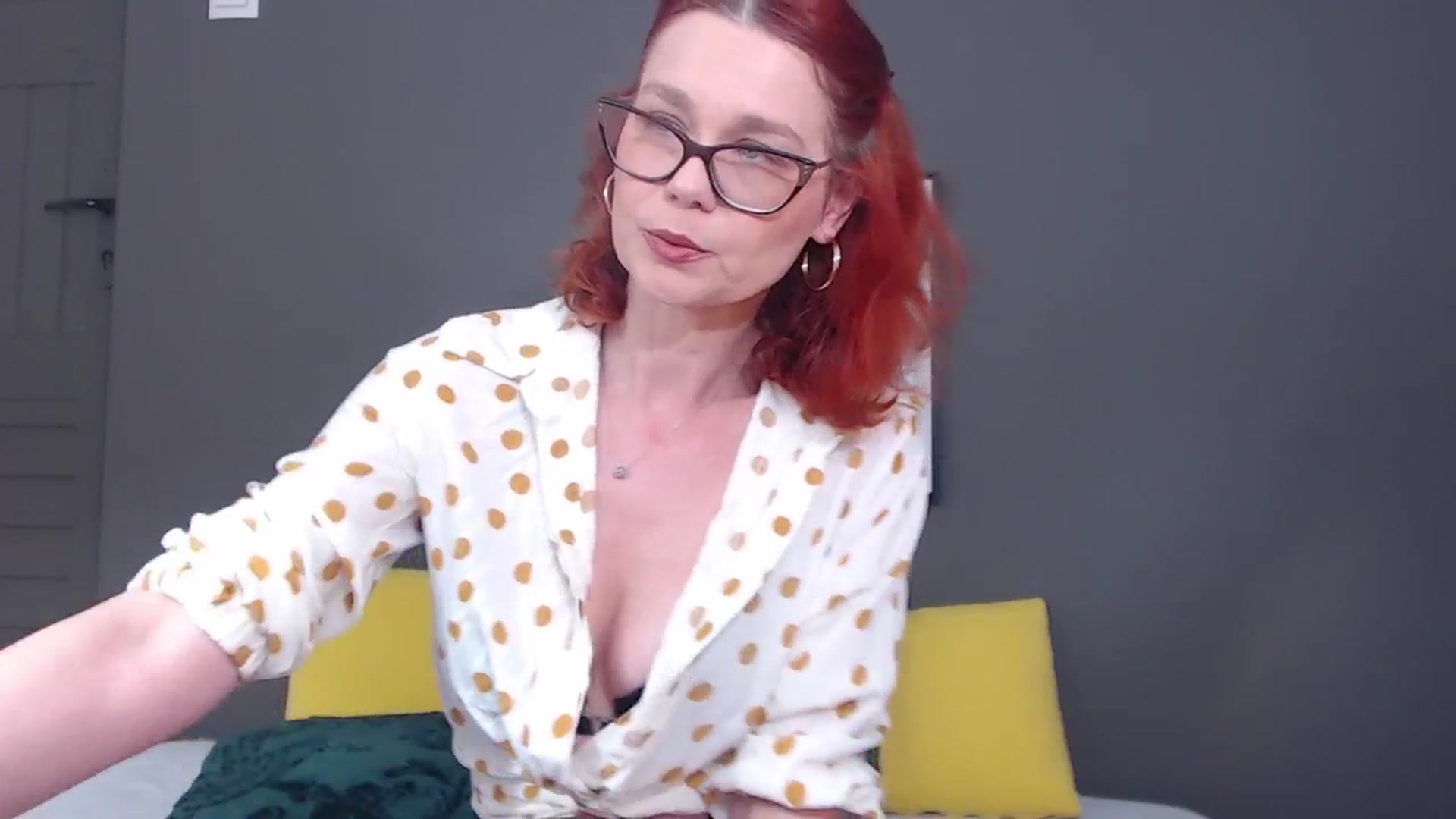 Gallery image thumbnail from Syllena's myfreecams stream on, 04/20/2026, 22:05 image 3 of 20