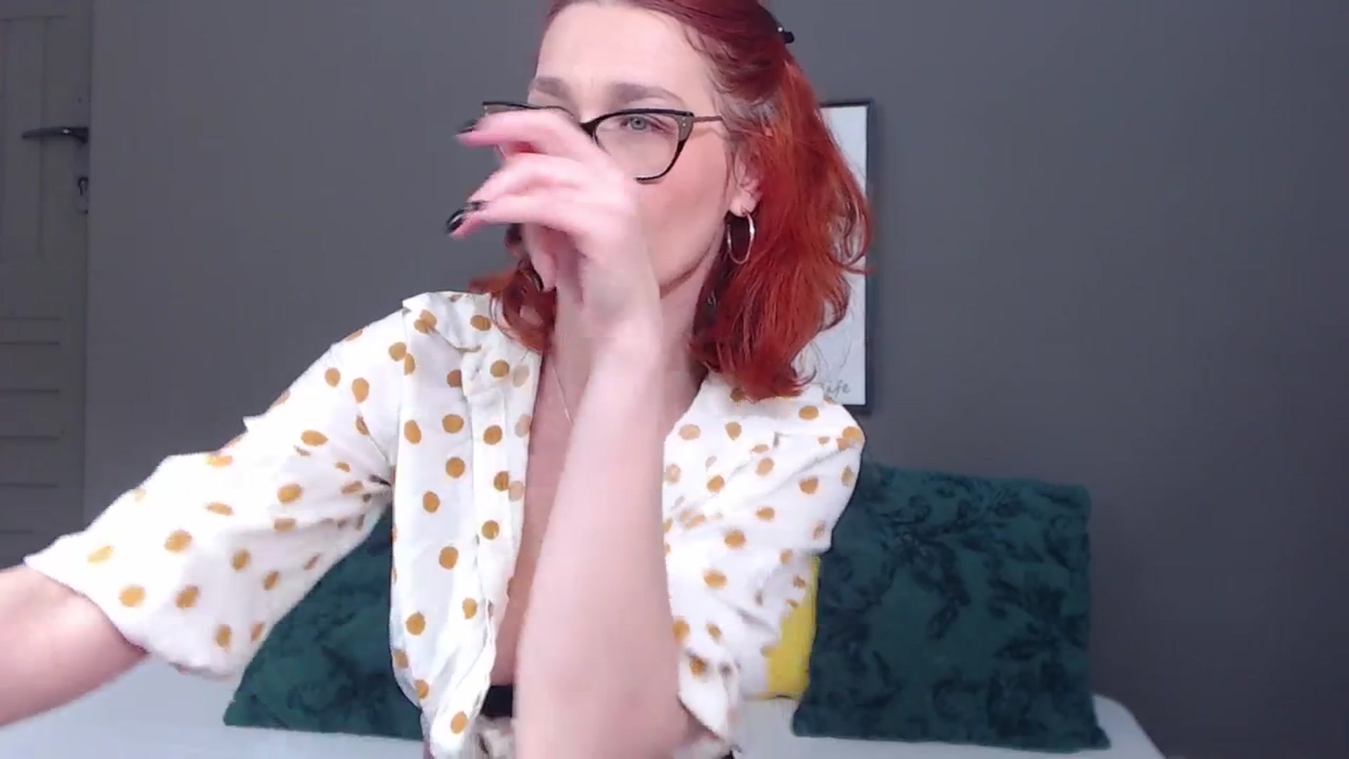 Gallery image thumbnail from Syllena's myfreecams stream on, 04/20/2026, 23:22 image 7 of 20