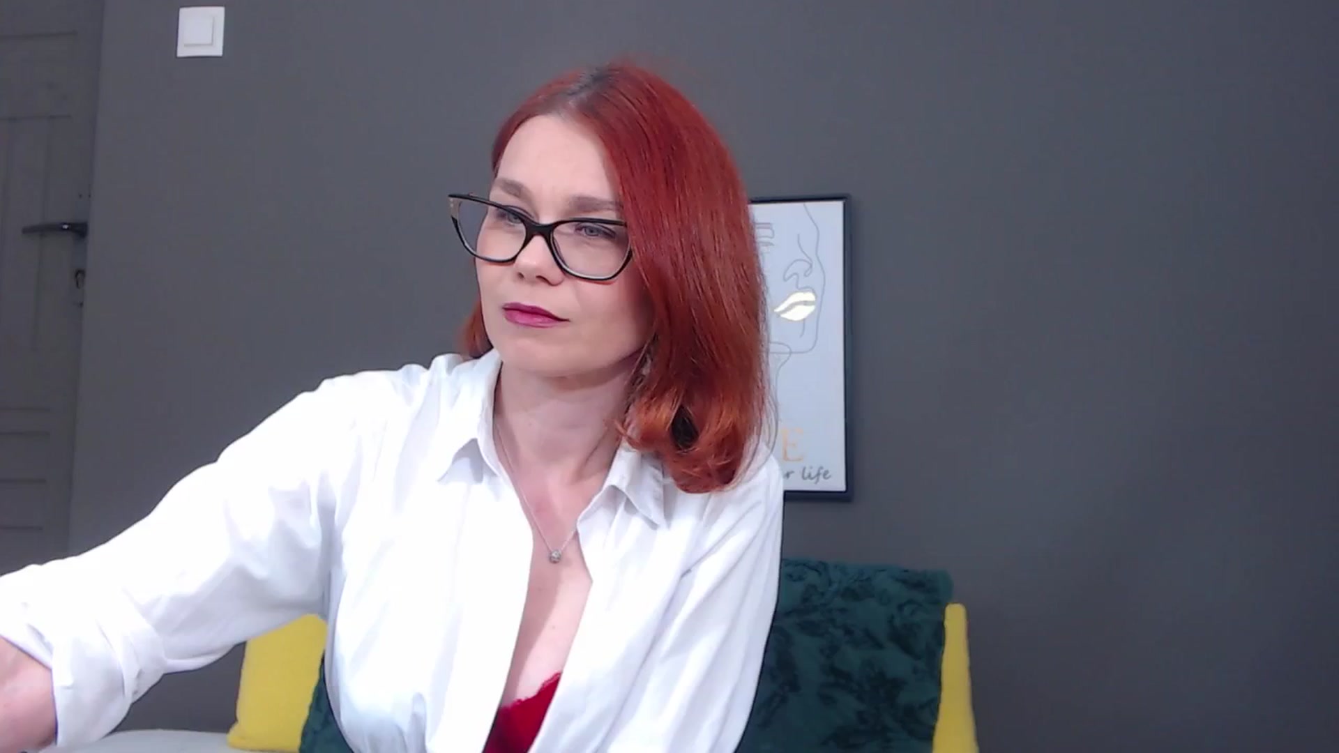Gallery image thumbnail from Syllena's myfreecams stream on, 04/21/2026, 21:23 image 6 of 20