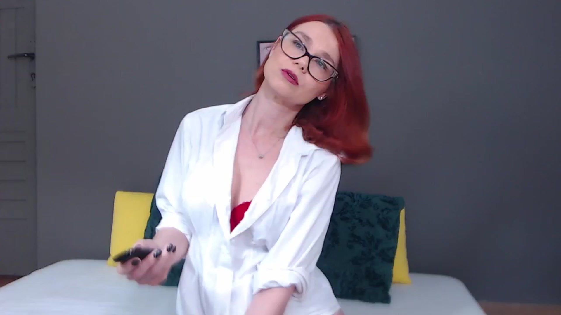 Gallery image thumbnail from Syllena's myfreecams stream on, 04/21/2026, 23:06 image 1 of 20