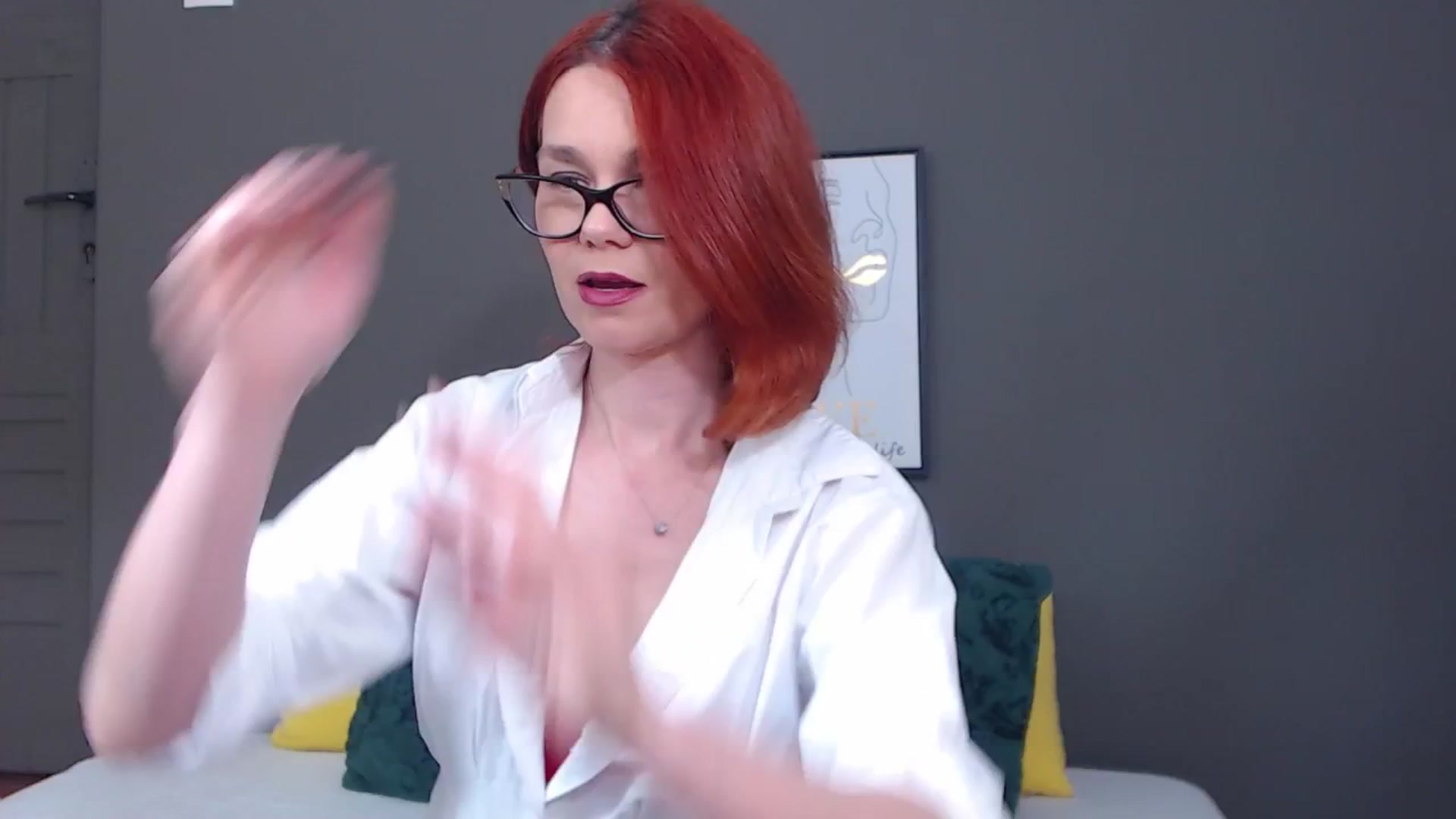 Gallery image thumbnail from Syllena's myfreecams stream on, 04/21/2026, 23:06 image 4 of 20
