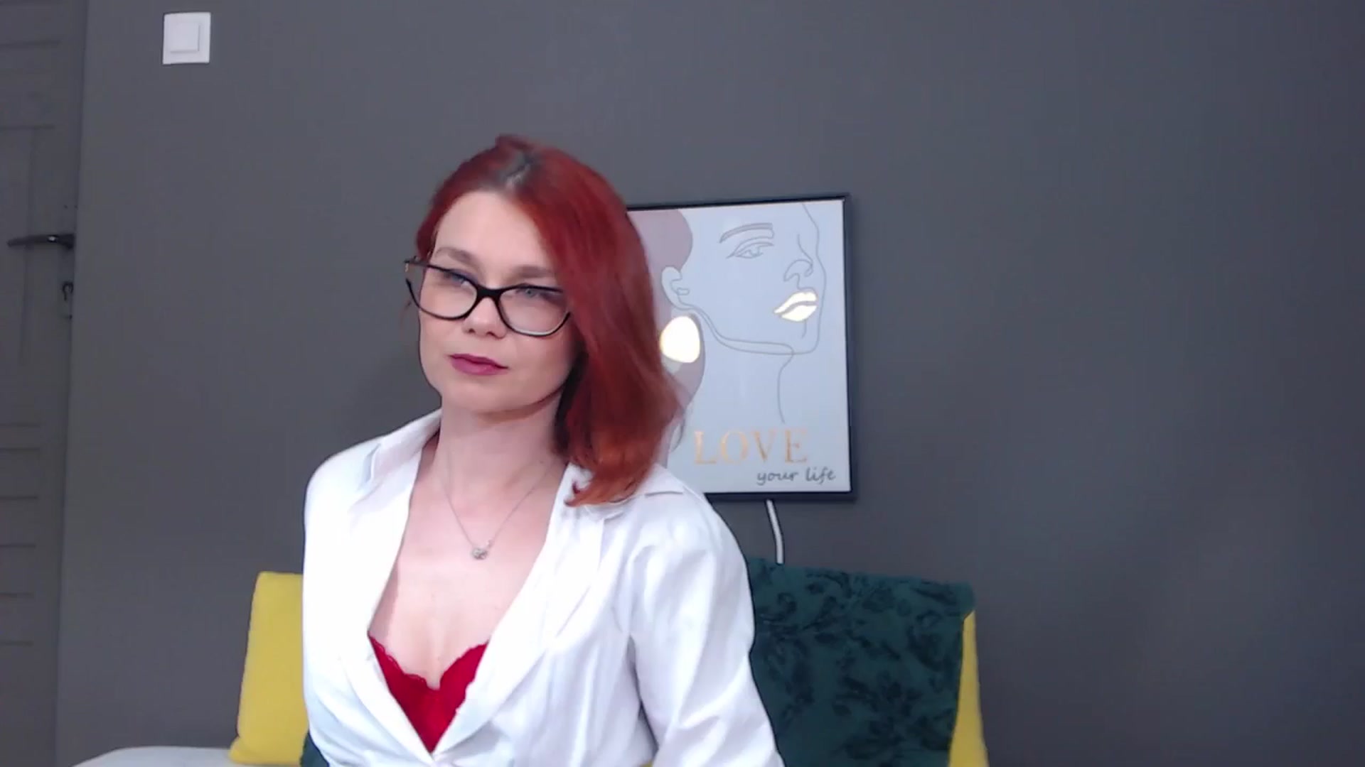 Gallery image thumbnail from Syllena's myfreecams stream on, 04/21/2026, 23:06 image 16 of 20