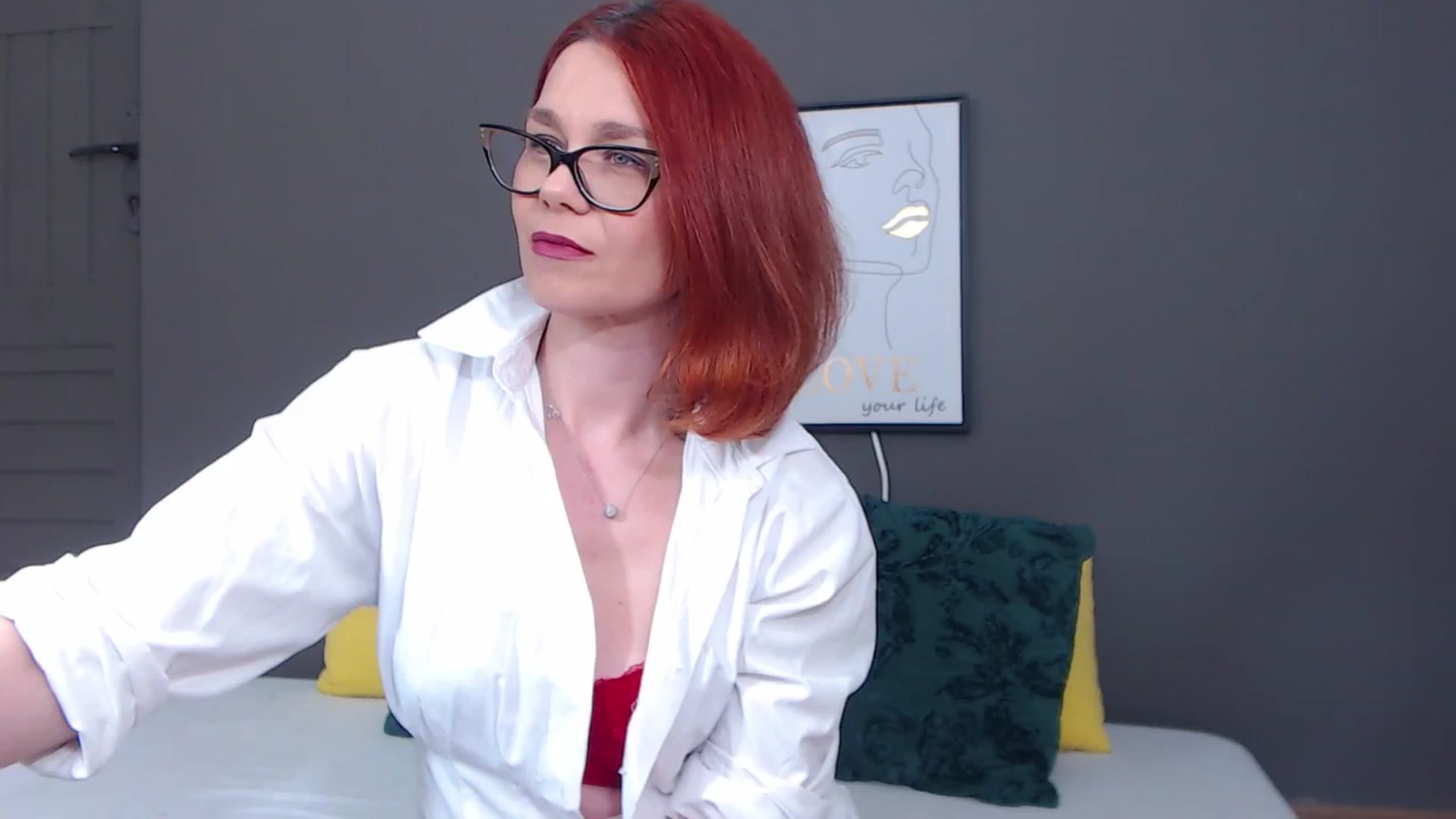 Gallery image thumbnail from Syllena's myfreecams stream on, 04/22/2026, 24:00 image 3 of 20