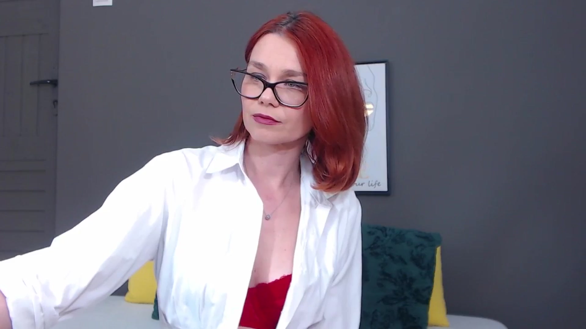 Gallery image thumbnail from Syllena's myfreecams stream on, 04/22/2026, 24:00 image 16 of 20