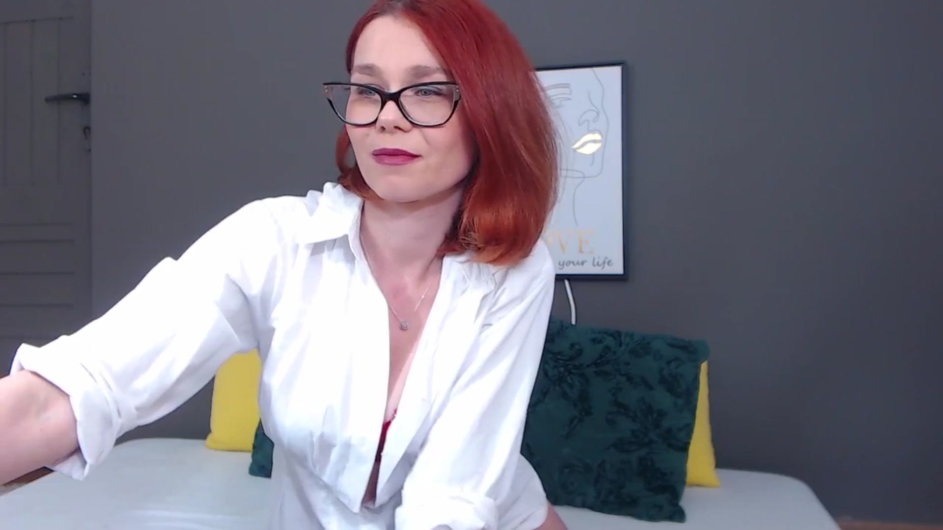 Gallery image thumbnail from Syllena's myfreecams stream on, 04/22/2026, 24:00 image 10 of 20