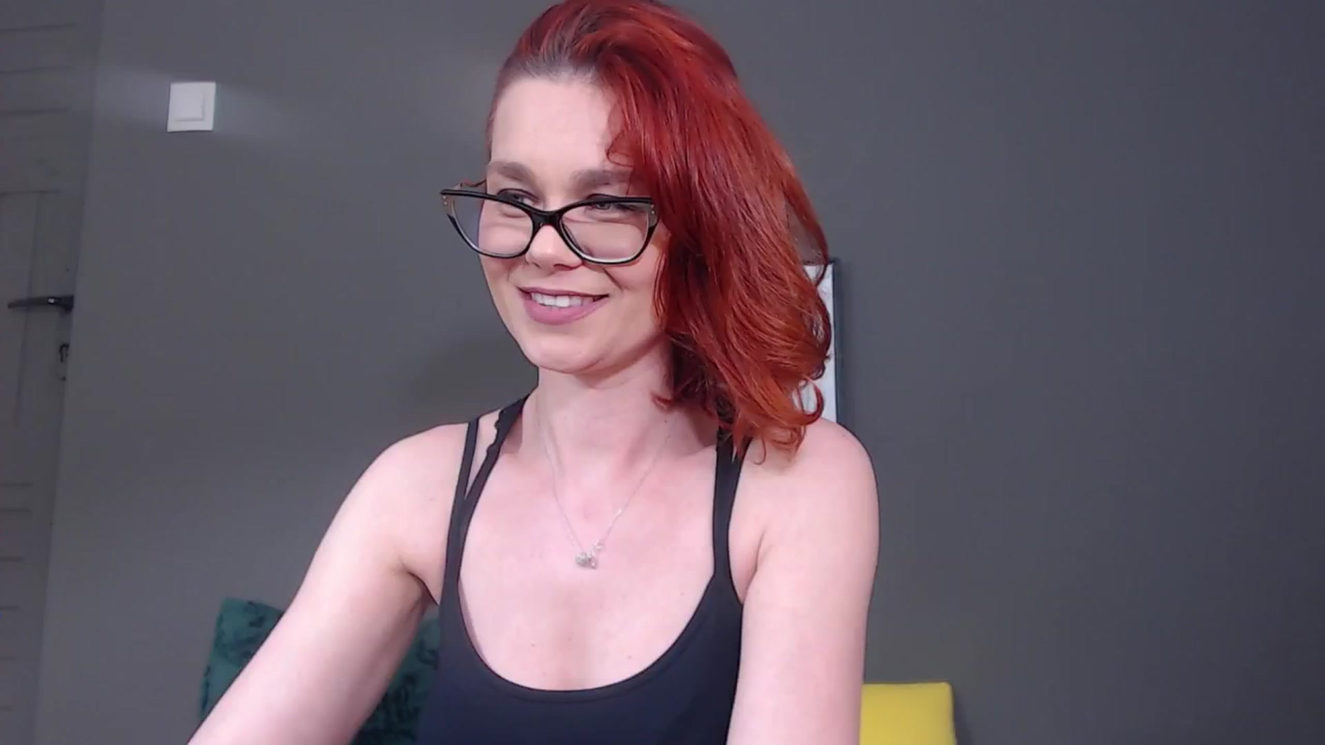 Gallery image thumbnail from Syllena's myfreecams stream on, 04/24/2026, 02:40 image 17 of 20