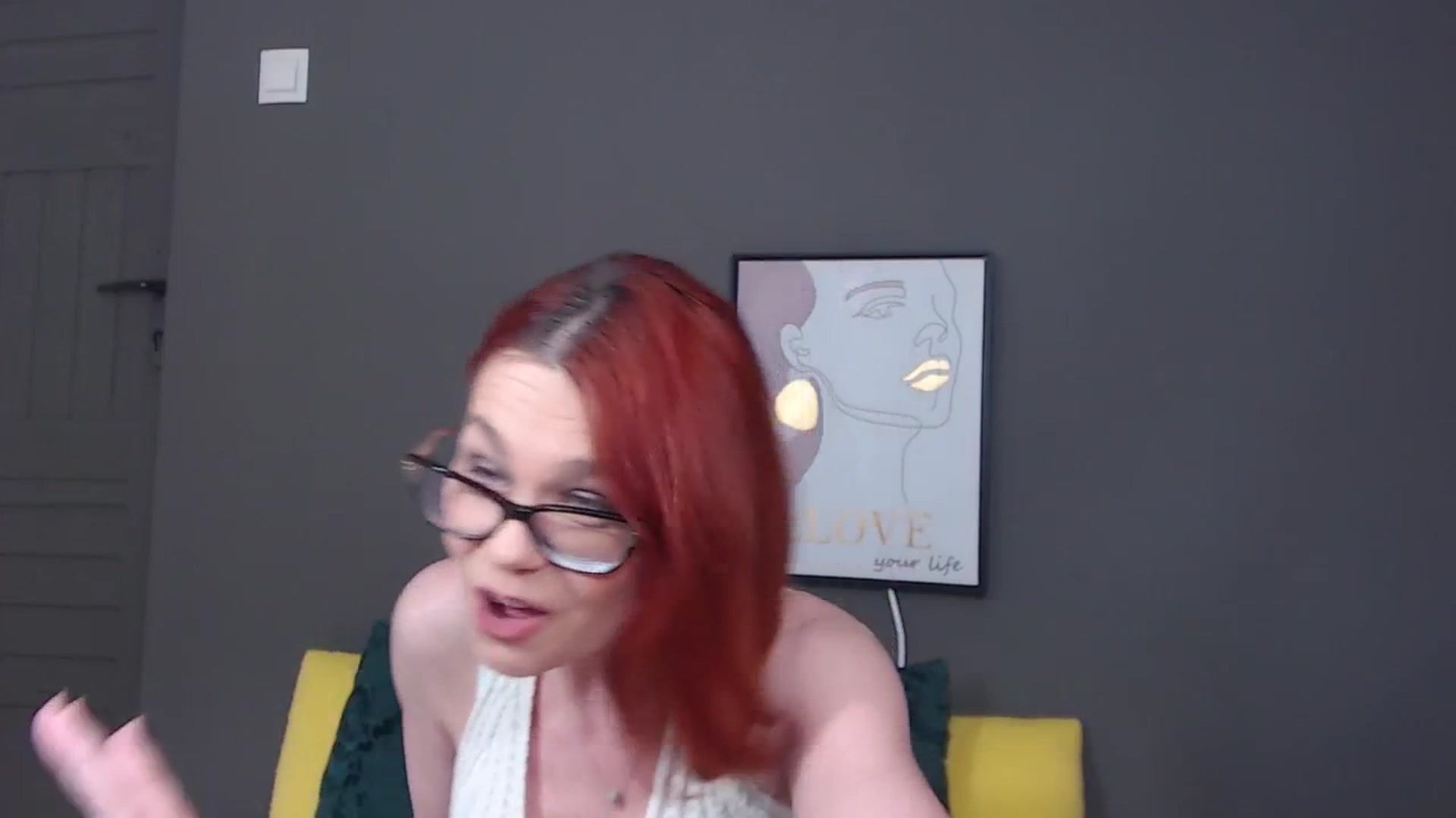 Gallery image thumbnail from Syllena's myfreecams stream on, 04/29/2026, 22:47 image 17 of 20