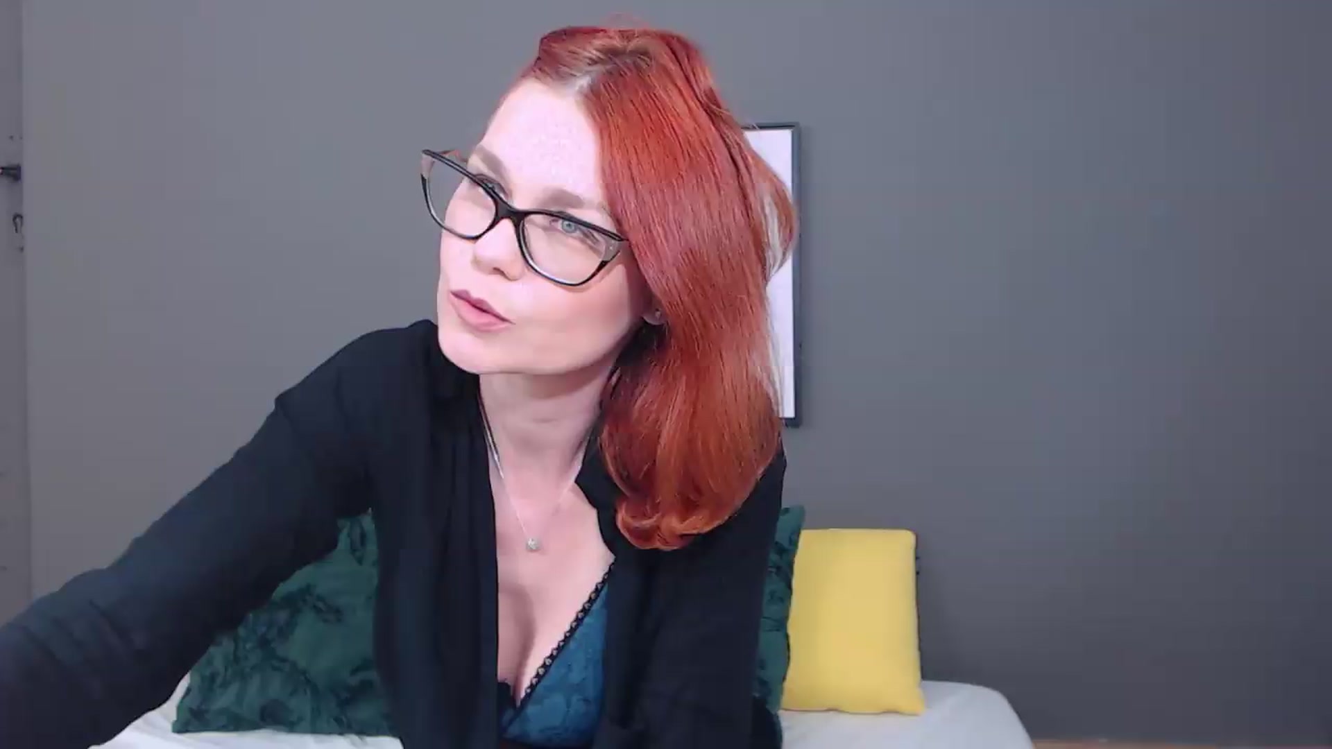 Gallery image thumbnail from Syllena's myfreecams stream on, 05/18/2026, 21:20 image 2 of 20