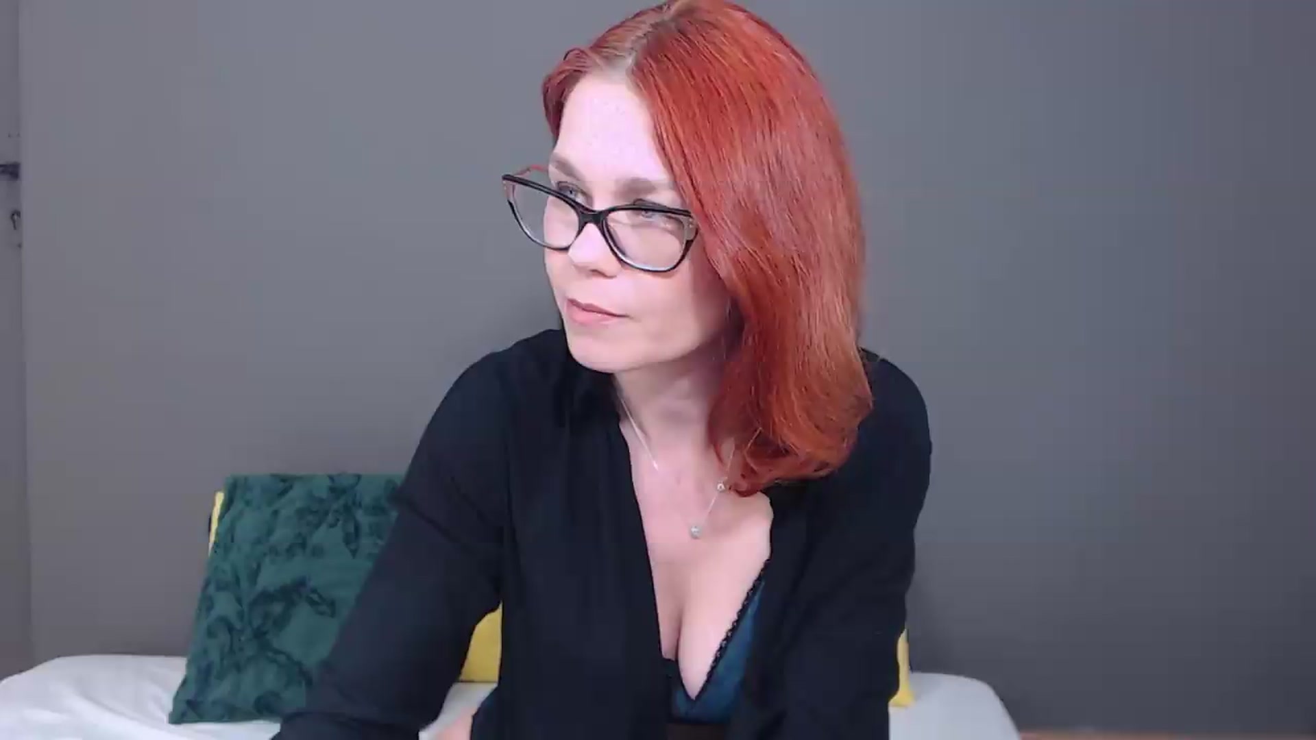 Gallery image thumbnail from Syllena's myfreecams stream on, 05/18/2026, 21:20 image 16 of 20