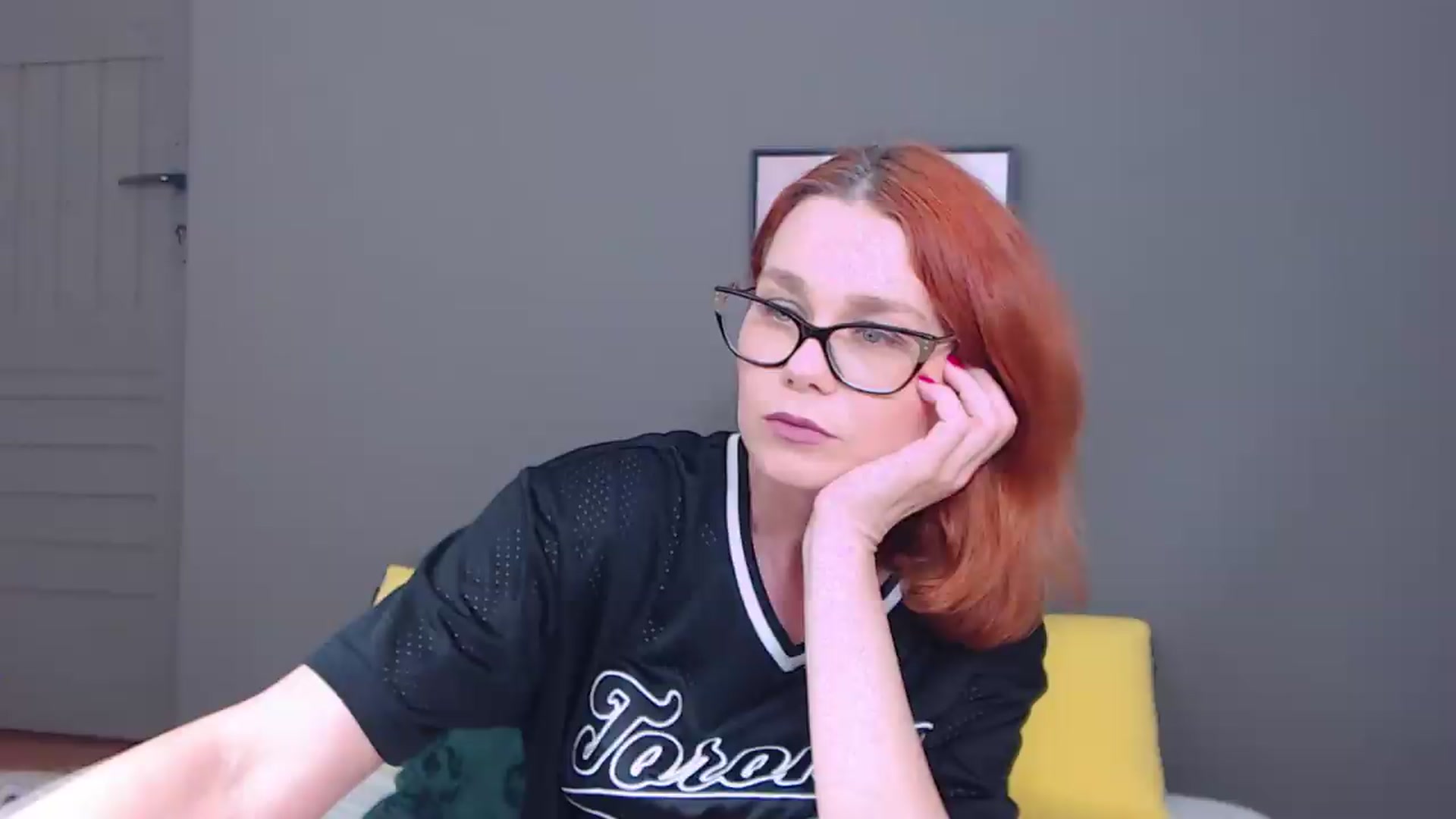 Gallery image thumbnail from Syllena's myfreecams stream on, 06/10/2026, 23:47 image 6 of 20