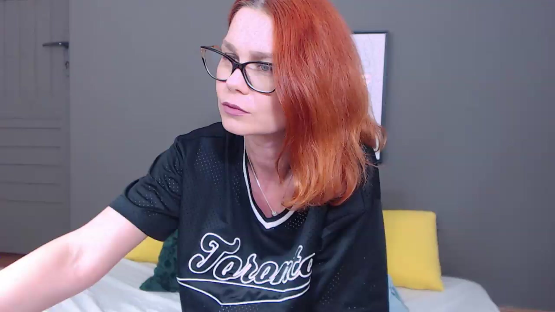 Gallery image thumbnail from Syllena's myfreecams stream on, 06/10/2026, 23:47 image 19 of 20