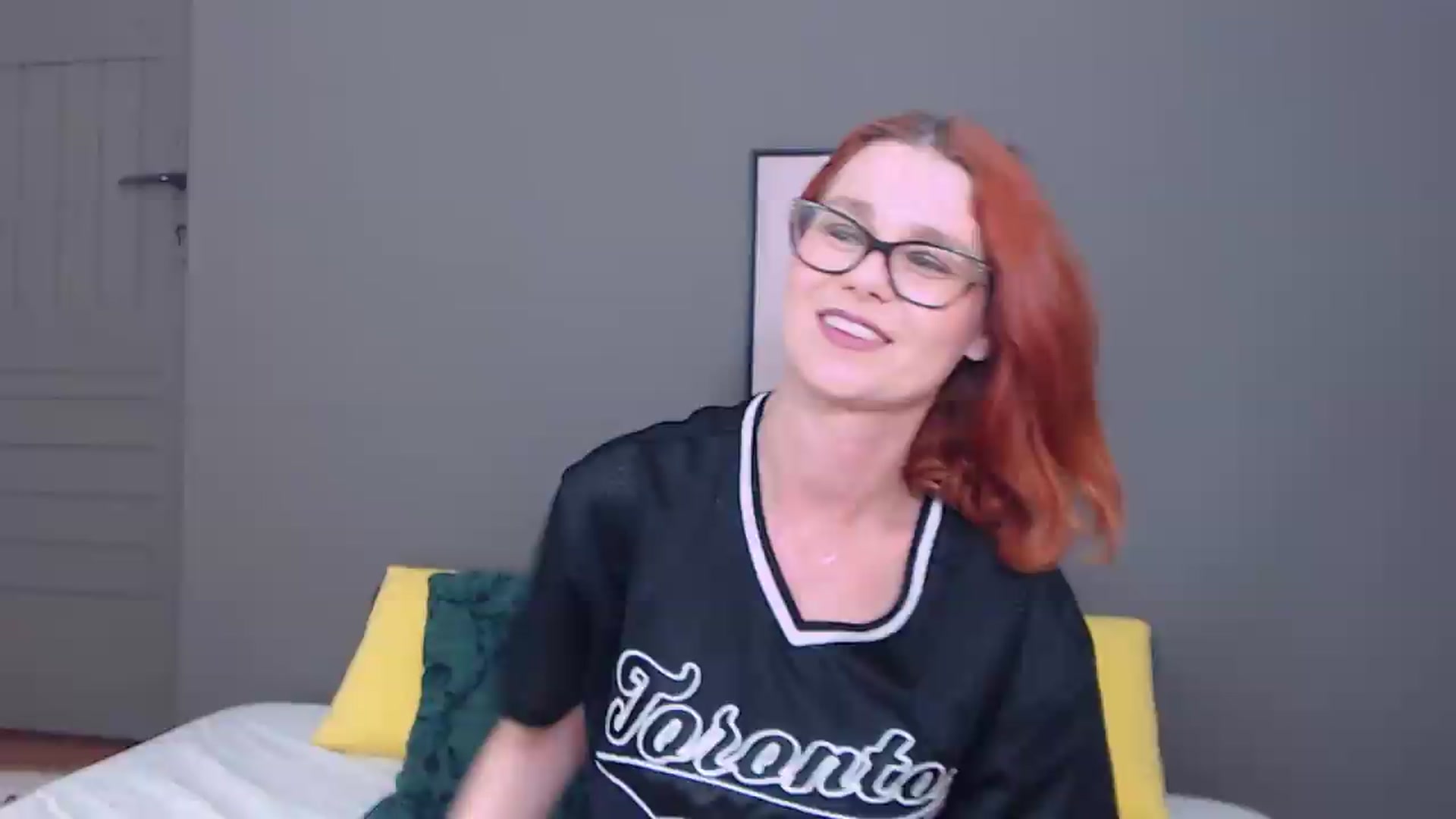 Gallery image thumbnail from Syllena's myfreecams stream on, 06/10/2026, 23:47 image 5 of 20