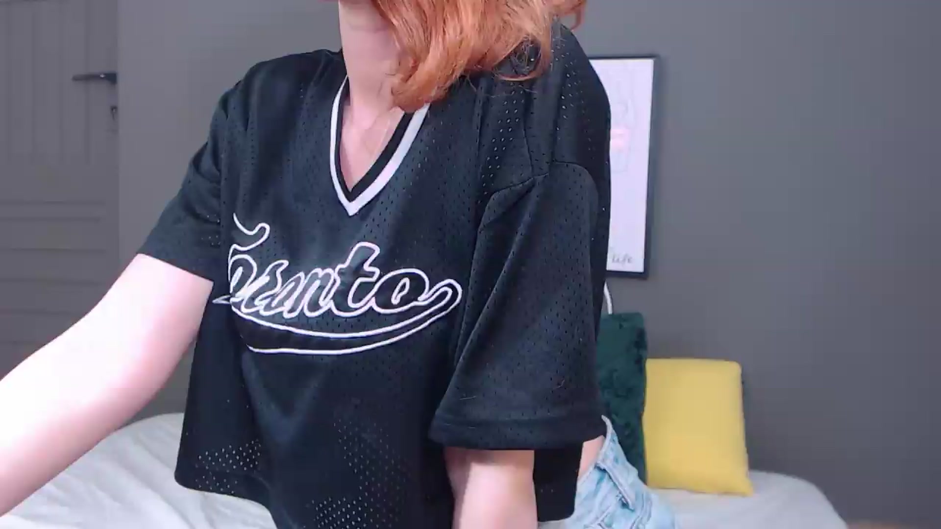 Gallery image thumbnail from Syllena's myfreecams stream on, 06/10/2026, 23:47 image 9 of 20