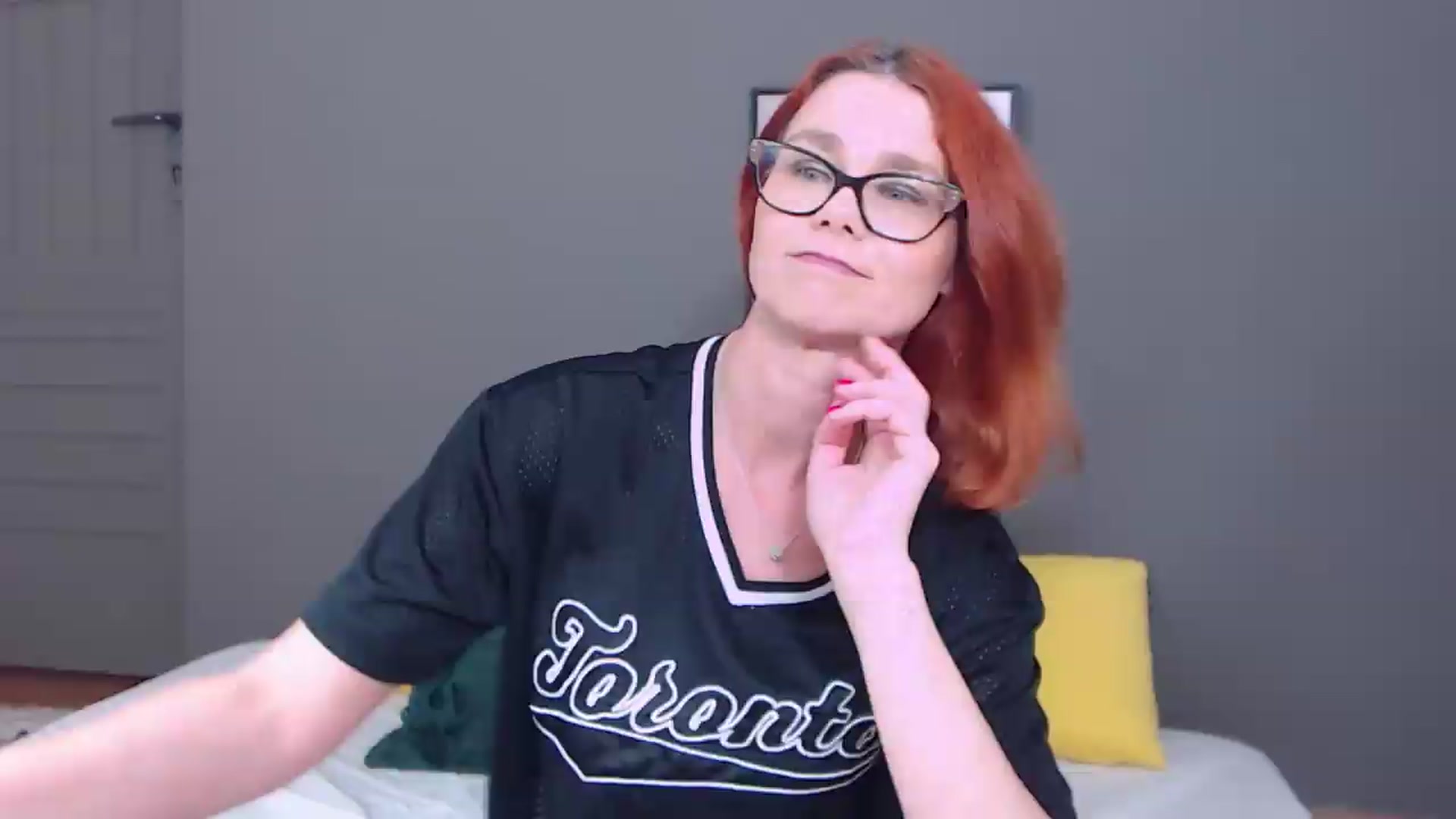 Gallery image thumbnail from Syllena's myfreecams stream on, 06/10/2026, 23:47 image 7 of 20